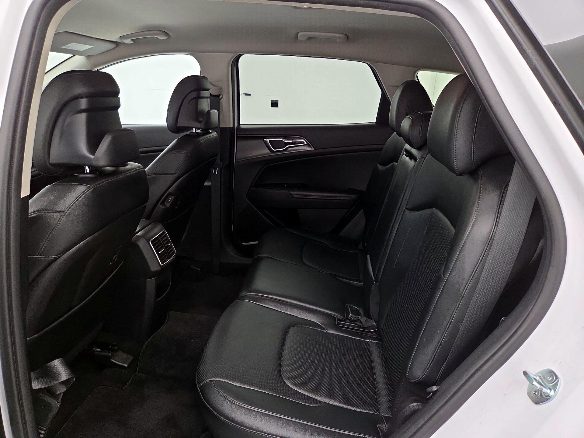 Thumbnail: 2023 Kia Sportage - 20
