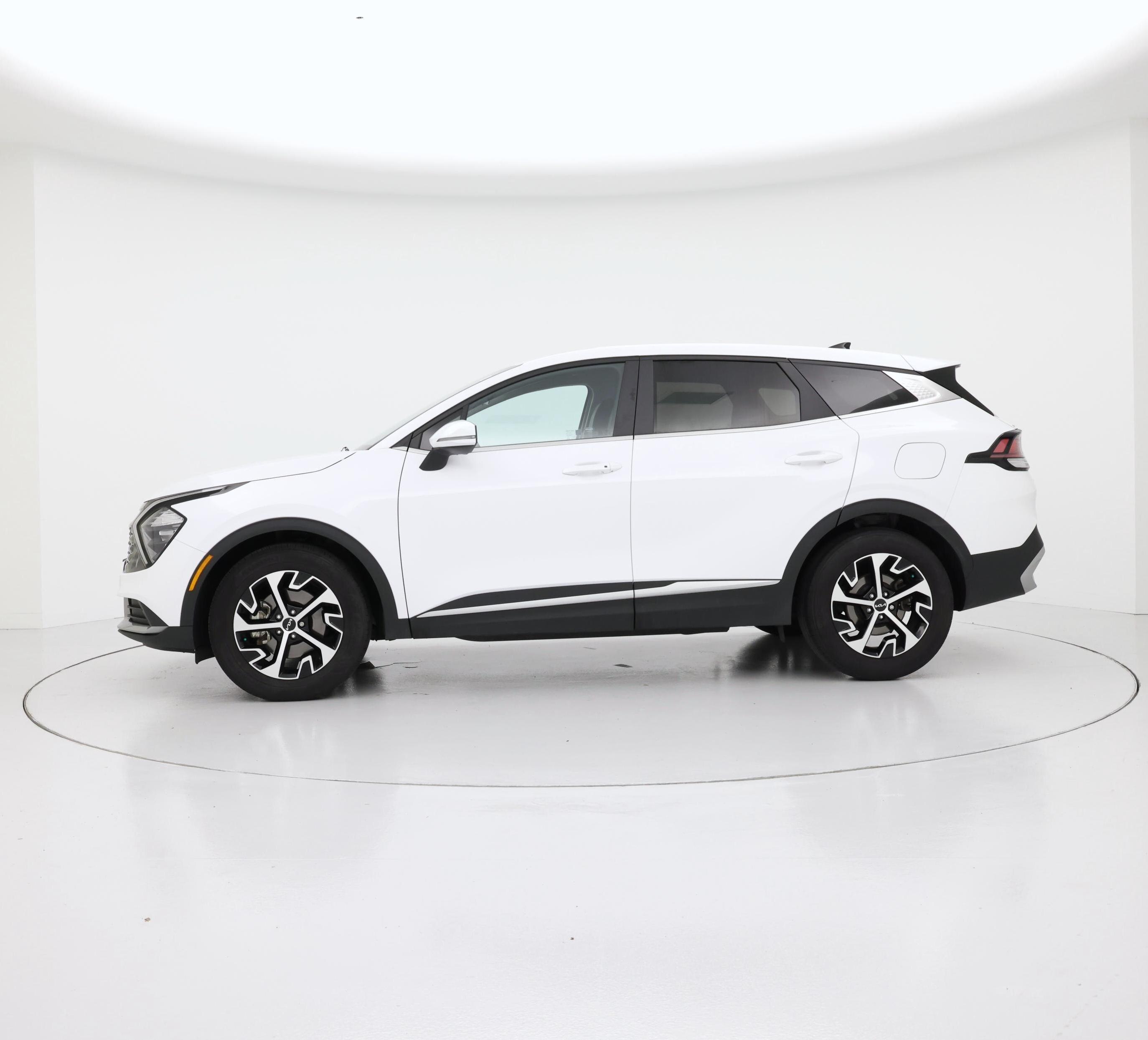 Thumbnail: 2023 Kia Sportage - 3