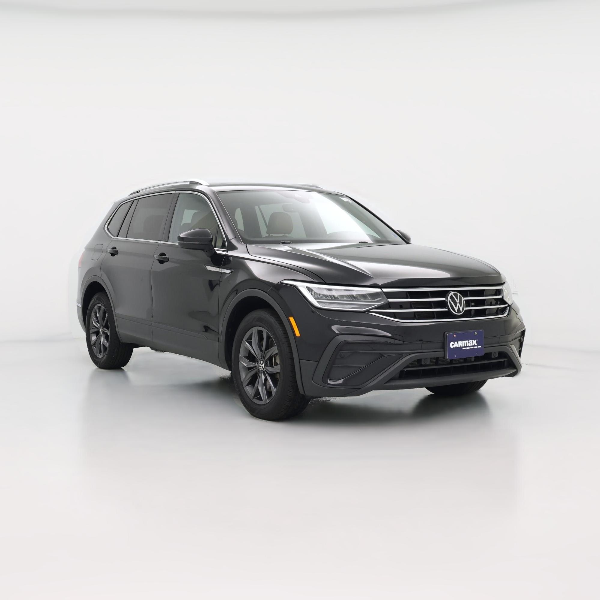 Thumbnail: 2023 Volkswagen Tiguan - 1
