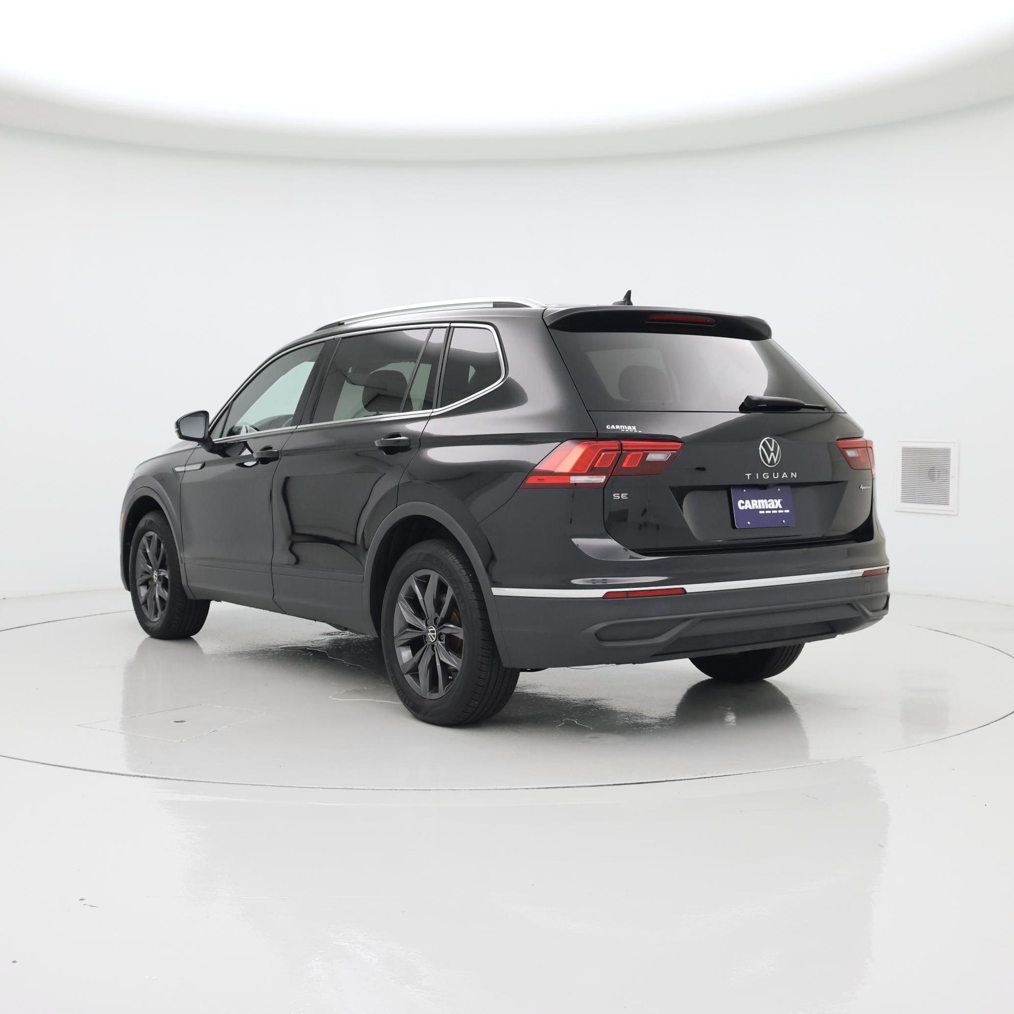 Thumbnail: 2023 Volkswagen Tiguan - 2