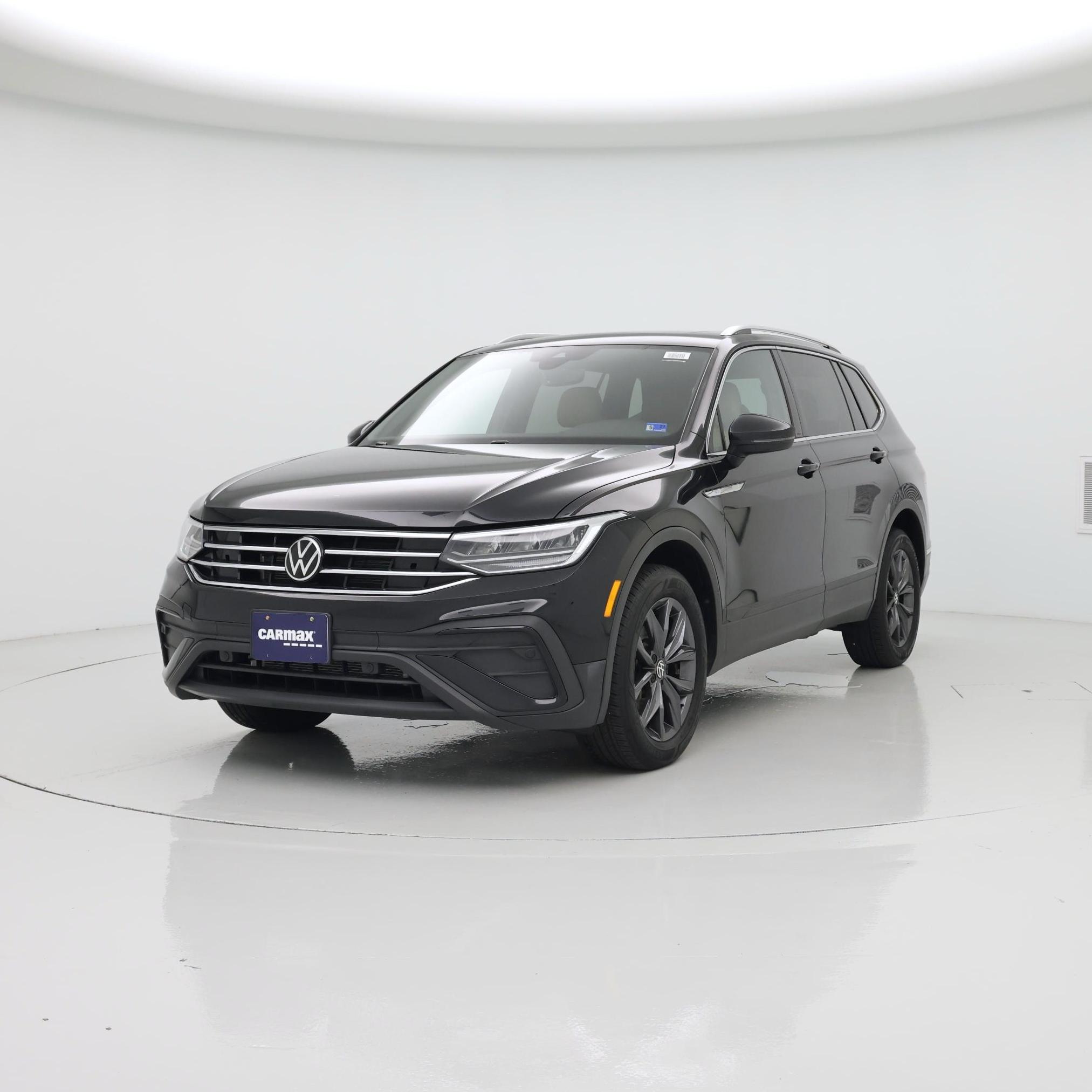 Thumbnail: 2023 Volkswagen Tiguan - 4