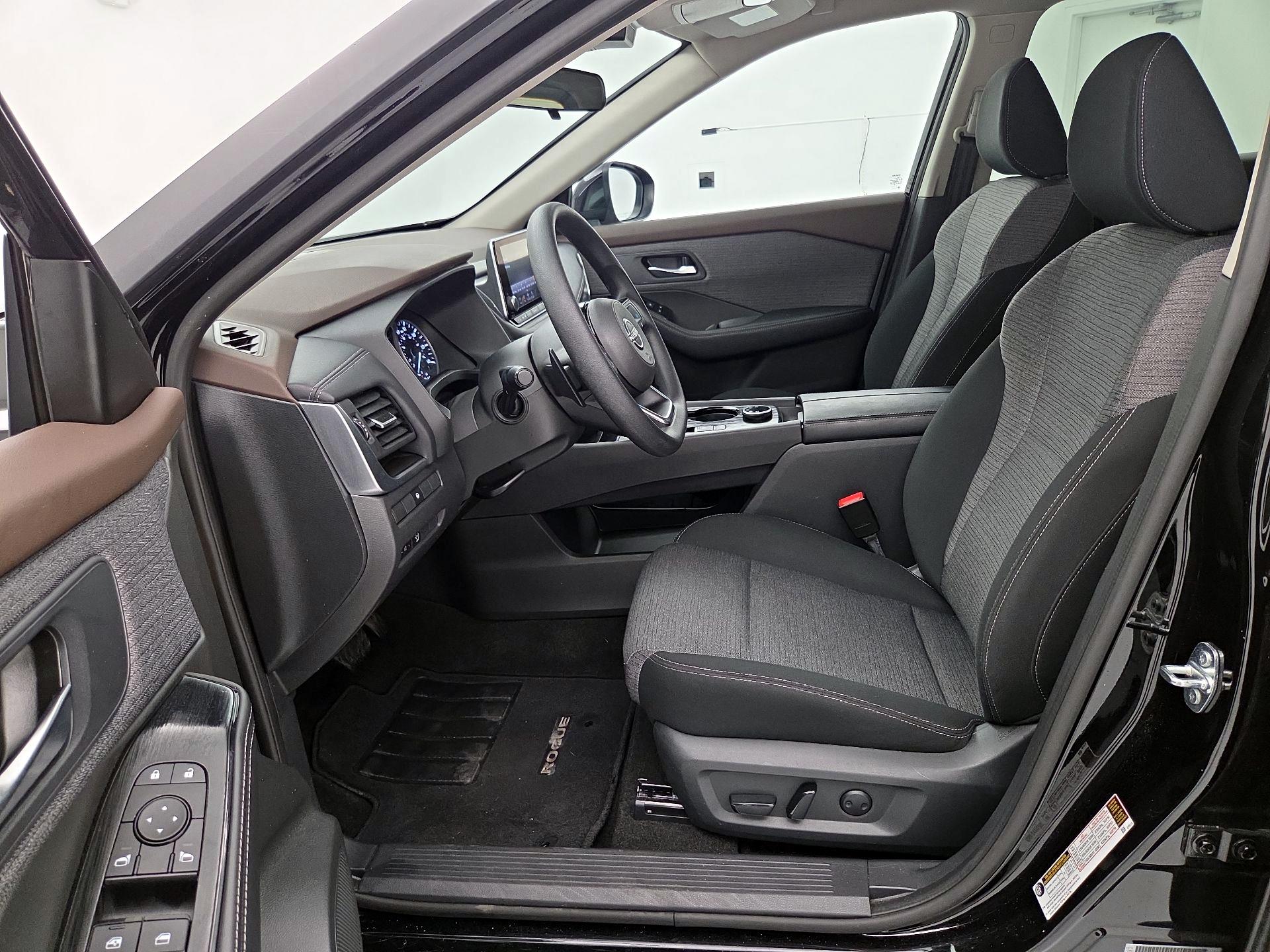 Thumbnail: 2023 Nissan Rogue - 11