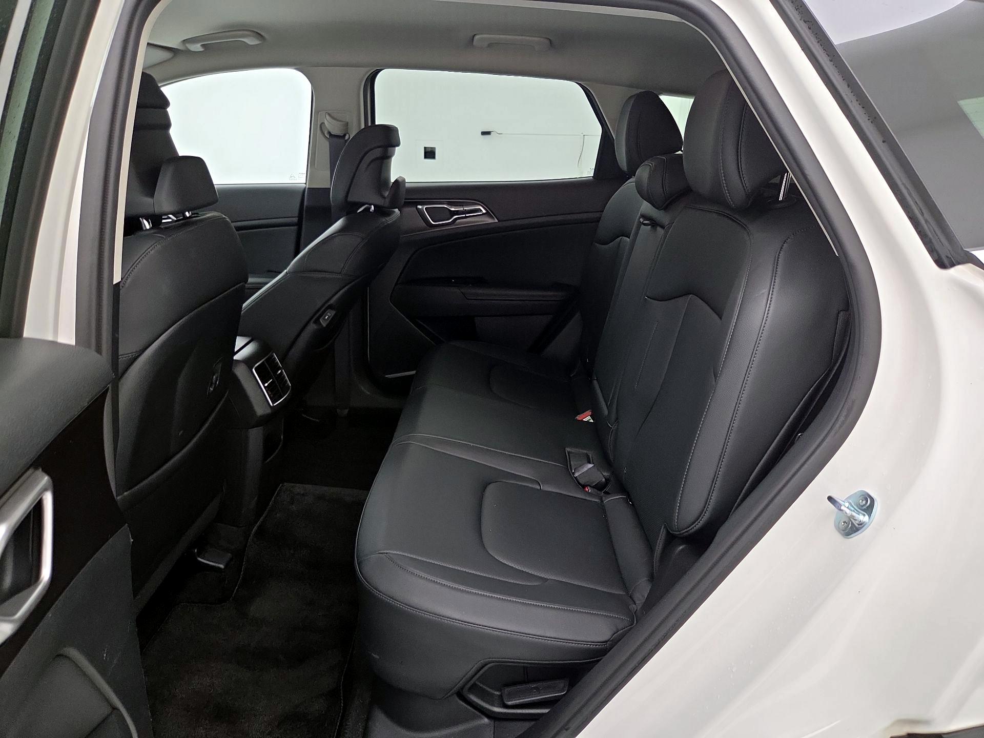 Thumbnail: 2023 Kia Sportage - 20