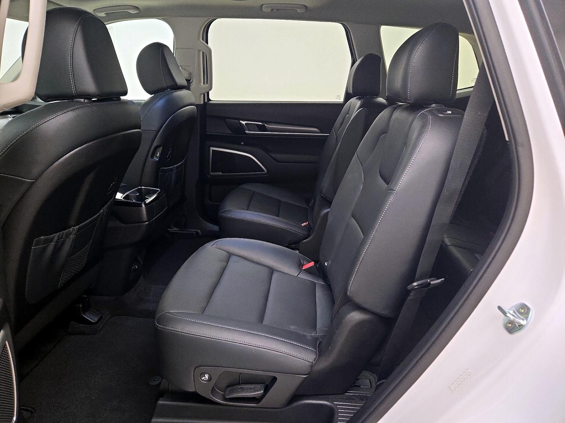 Thumbnail: 2022 Kia Telluride - 18