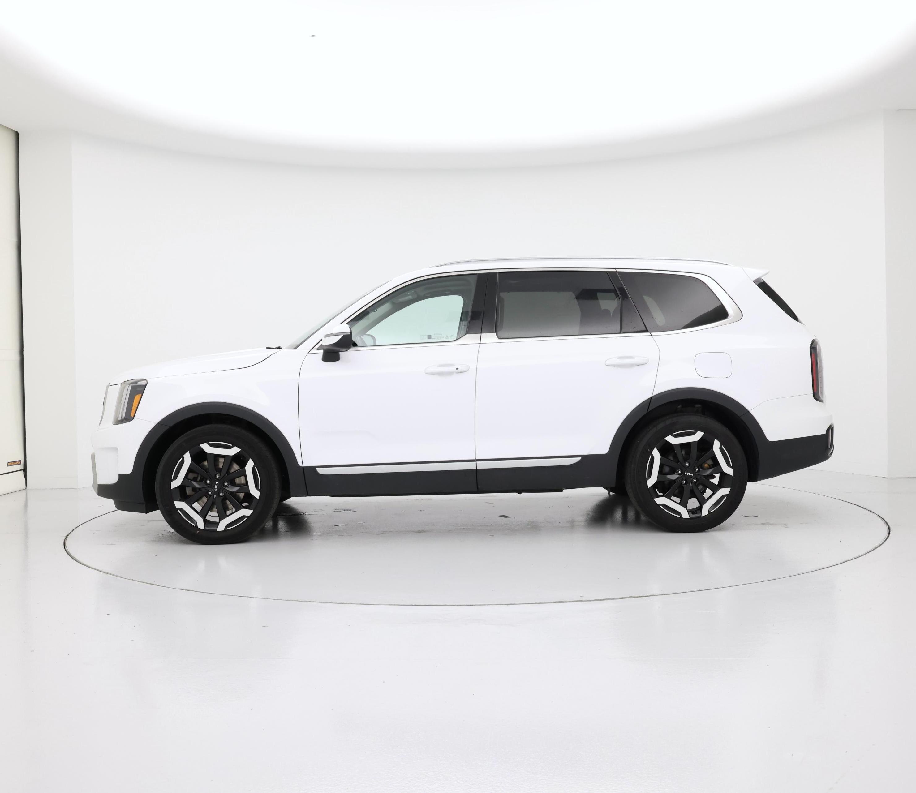 Thumbnail: 2023 Kia Telluride - 3