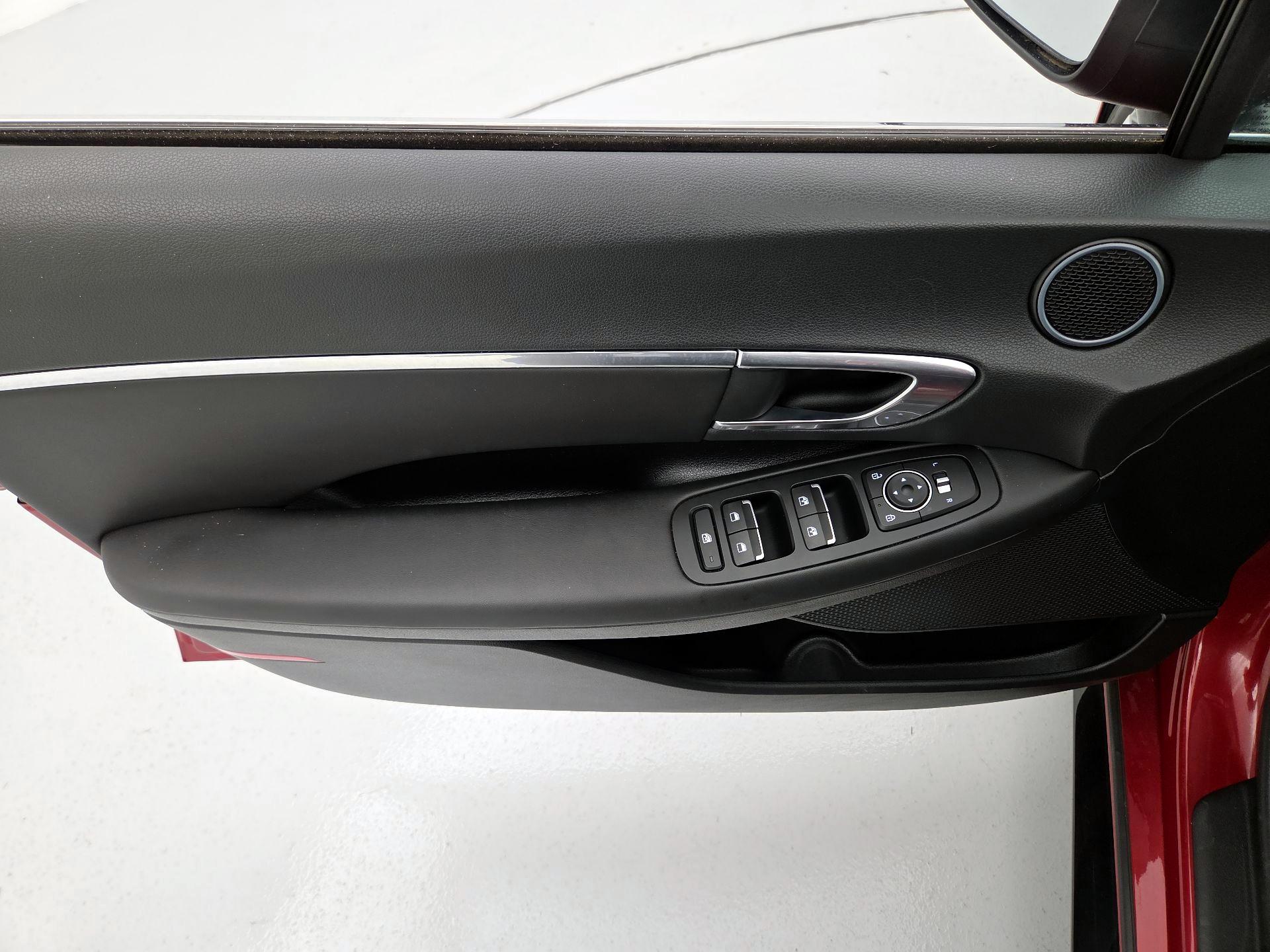 Thumbnail: 2023 Hyundai Sonata - 12