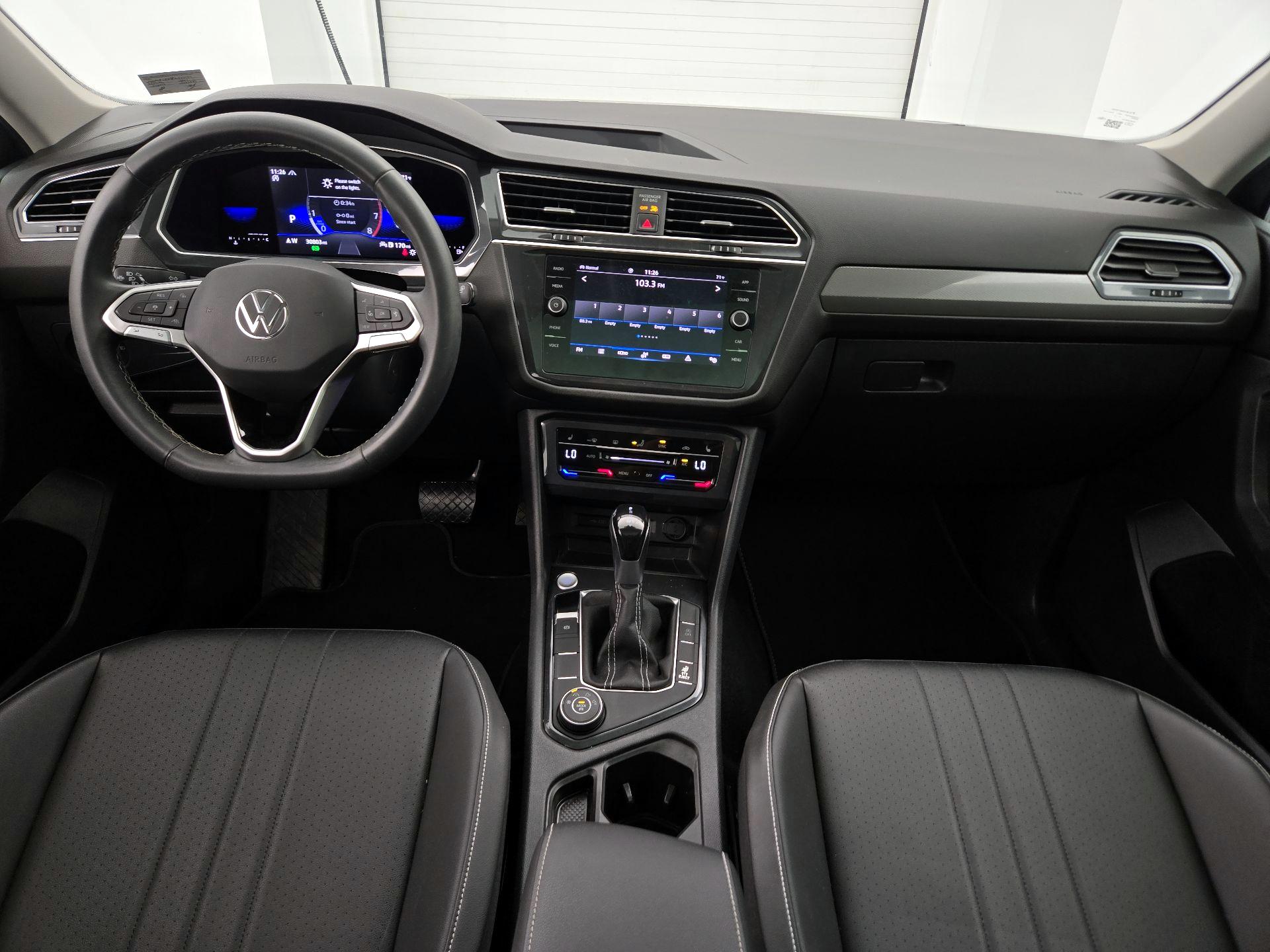 Thumbnail: 2023 Volkswagen Tiguan - 9