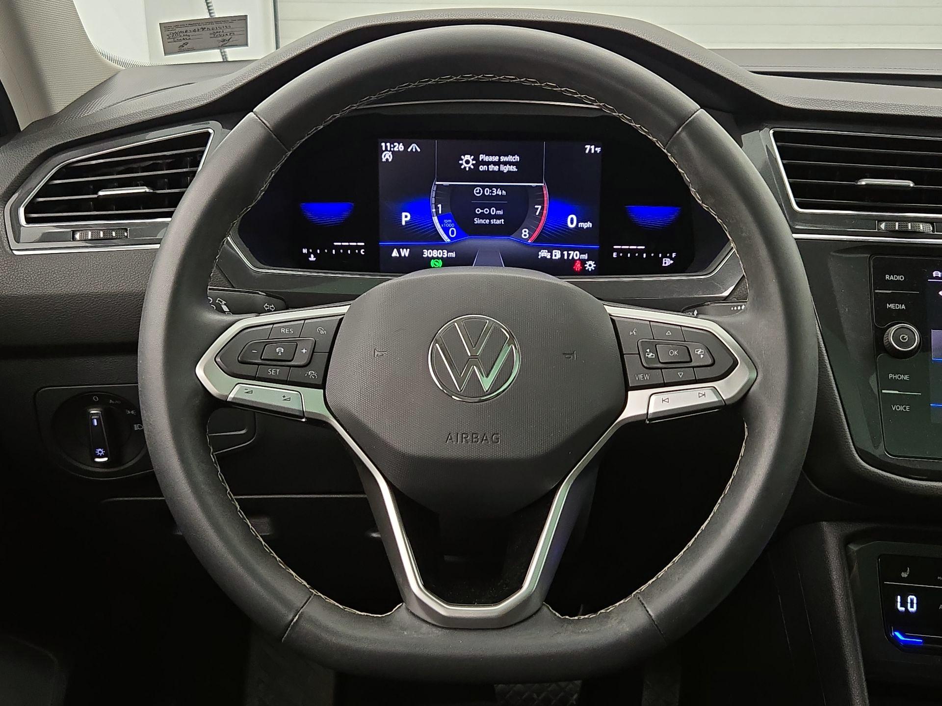 Thumbnail: 2023 Volkswagen Tiguan - 10