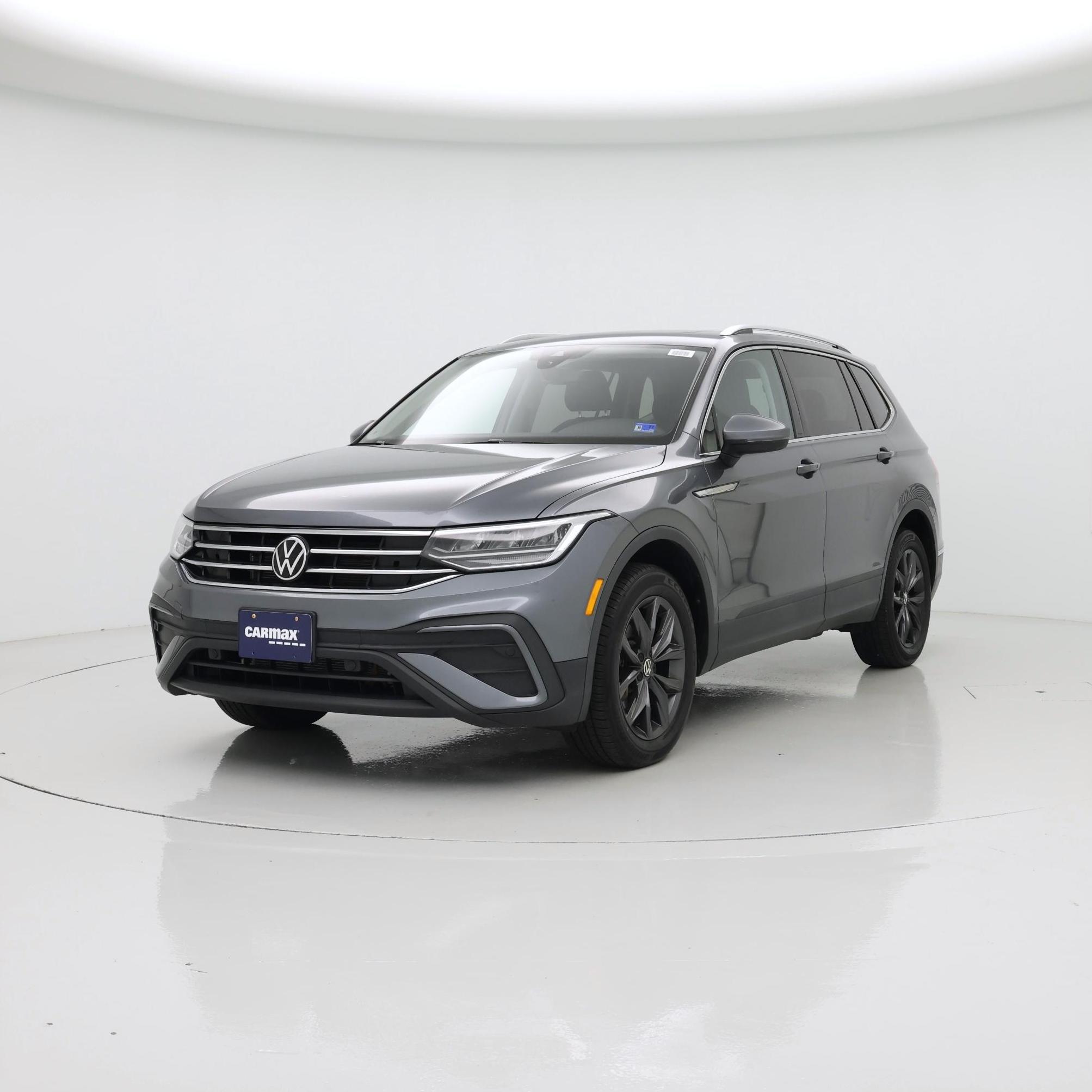 Thumbnail: 2023 Volkswagen Tiguan - 4