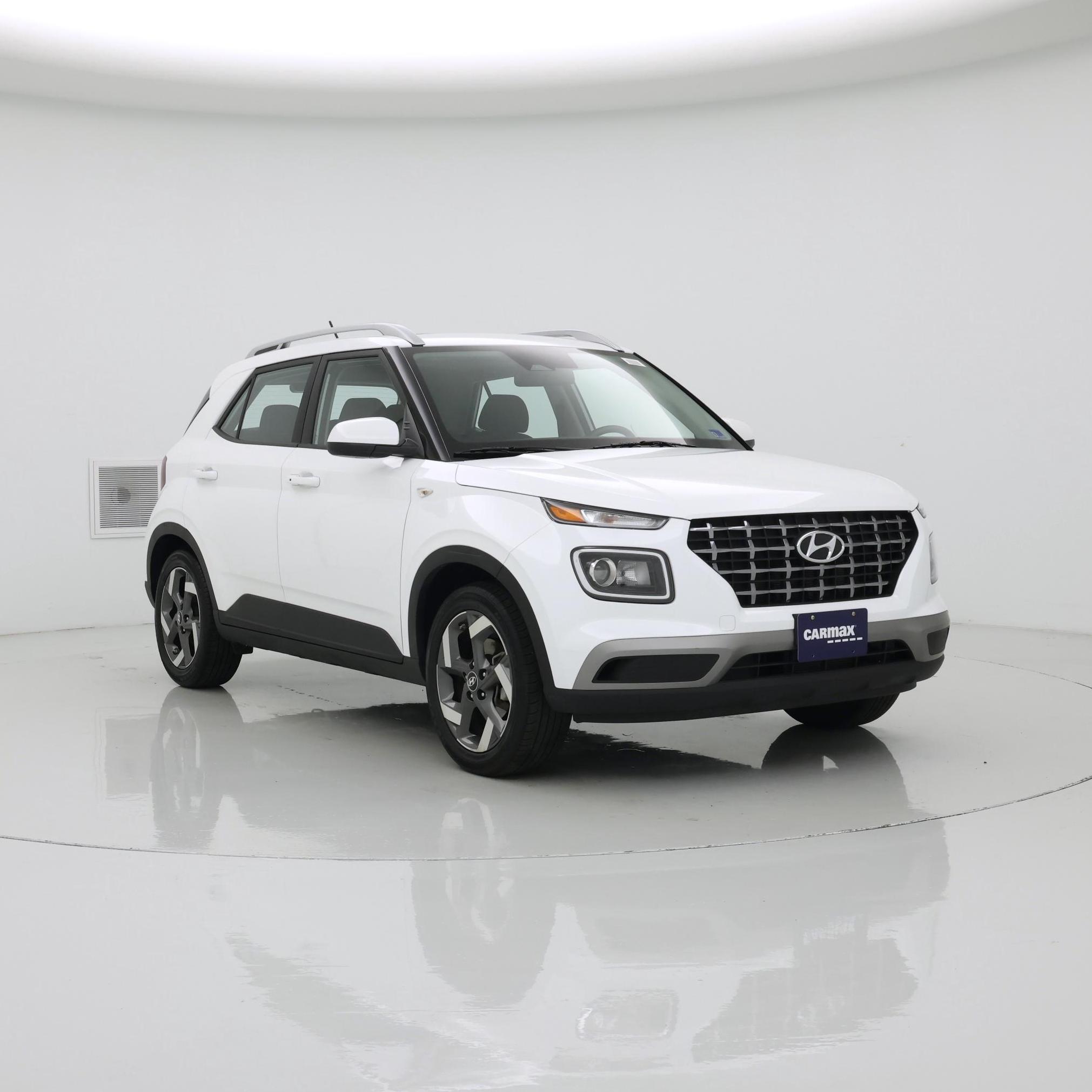 White 2025 Hyundai Venue SEL FWD SUV / Crossover Front-Wheel Drive Automatic