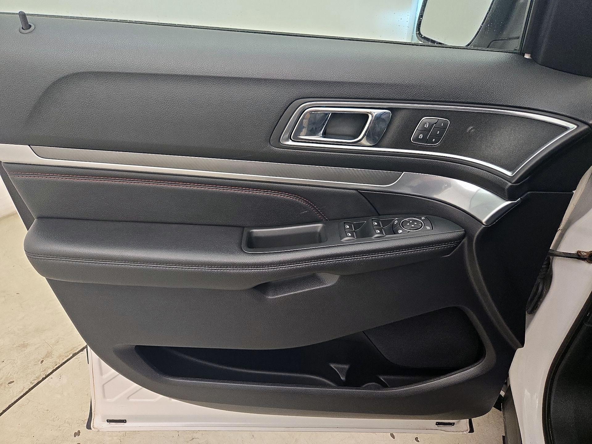 Thumbnail: 2019 Ford Explorer - 12