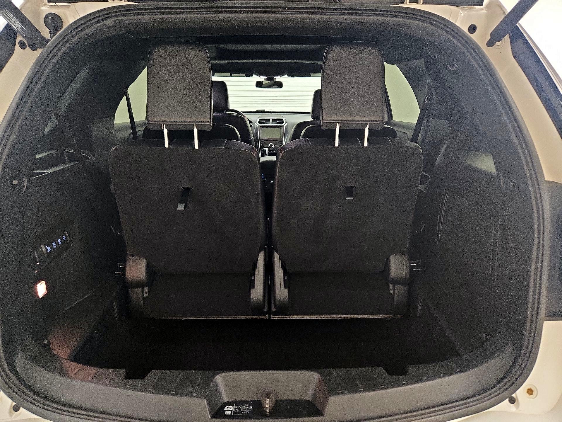 Thumbnail: 2019 Ford Explorer - 17