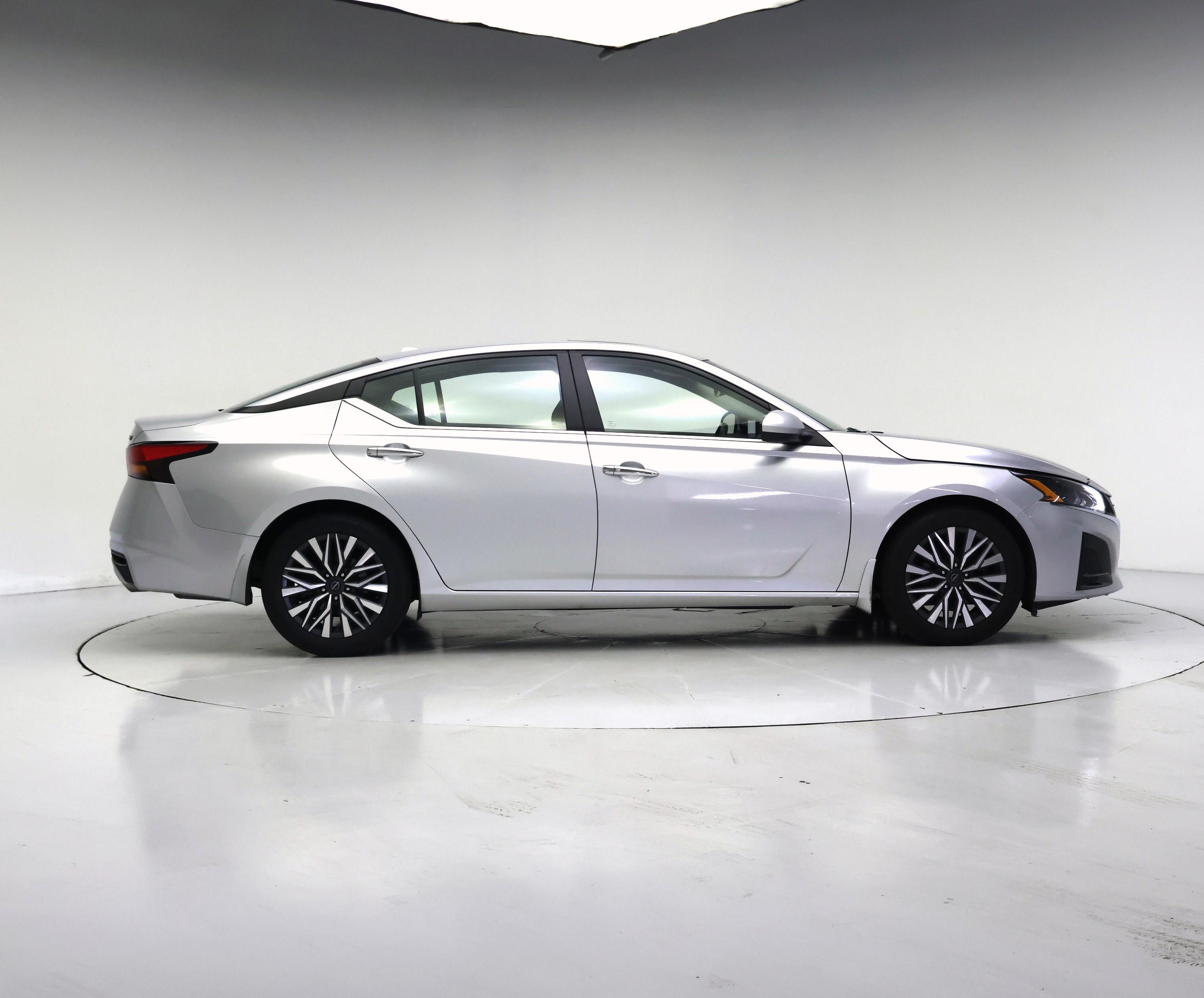Thumbnail: 2023 Nissan Altima - 7