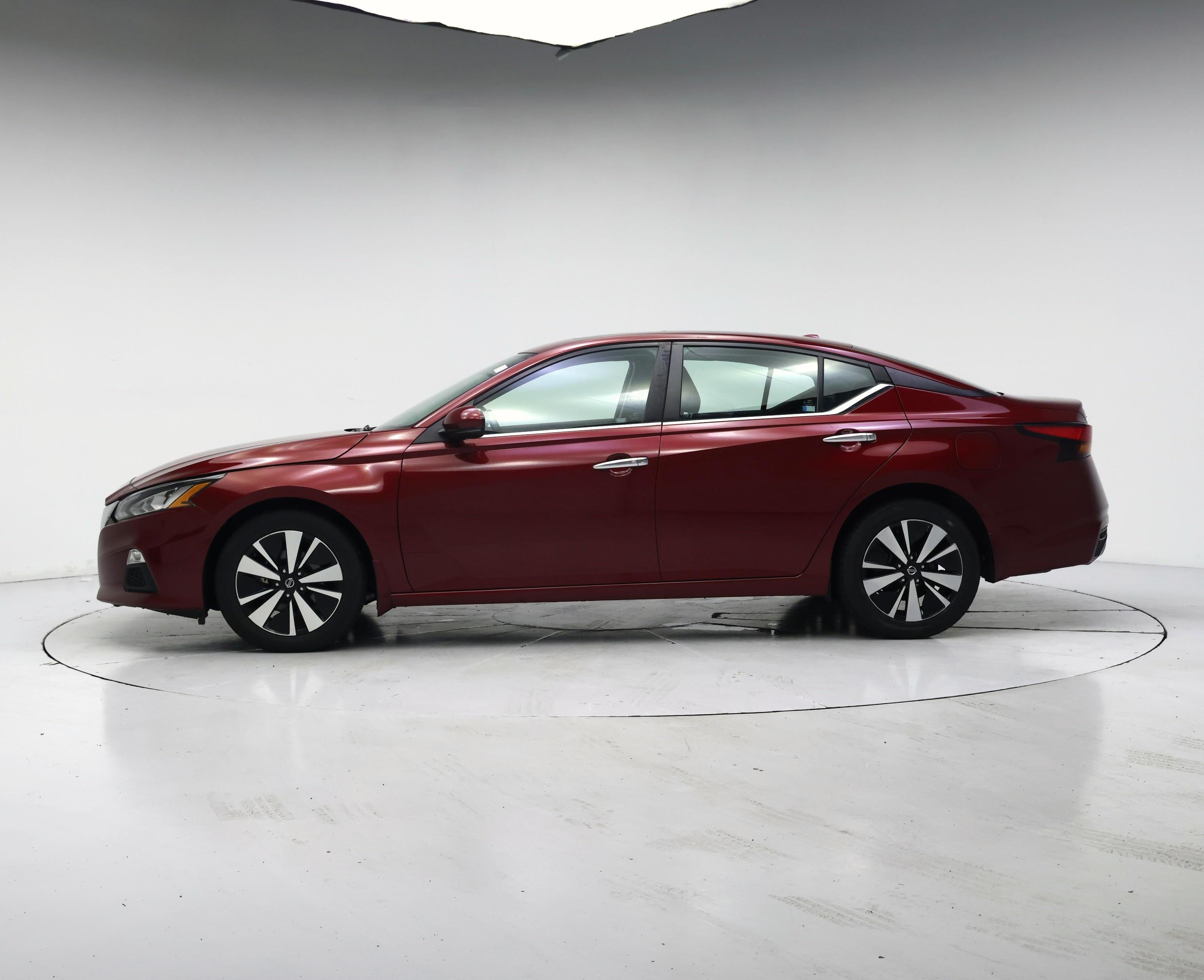 Thumbnail: 2021 Nissan Altima - 3