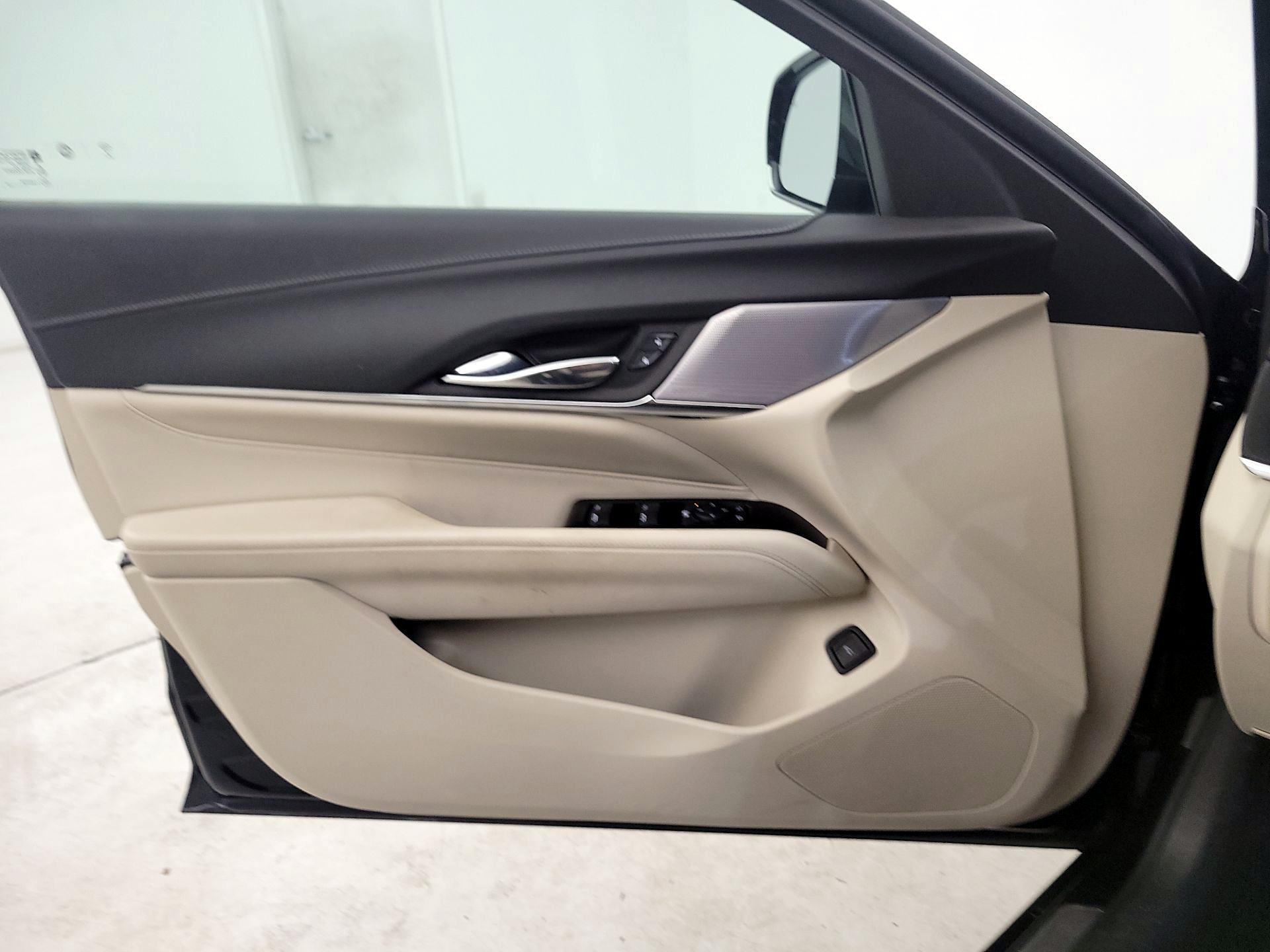 Thumbnail: 2023 Cadillac CT4 - 12