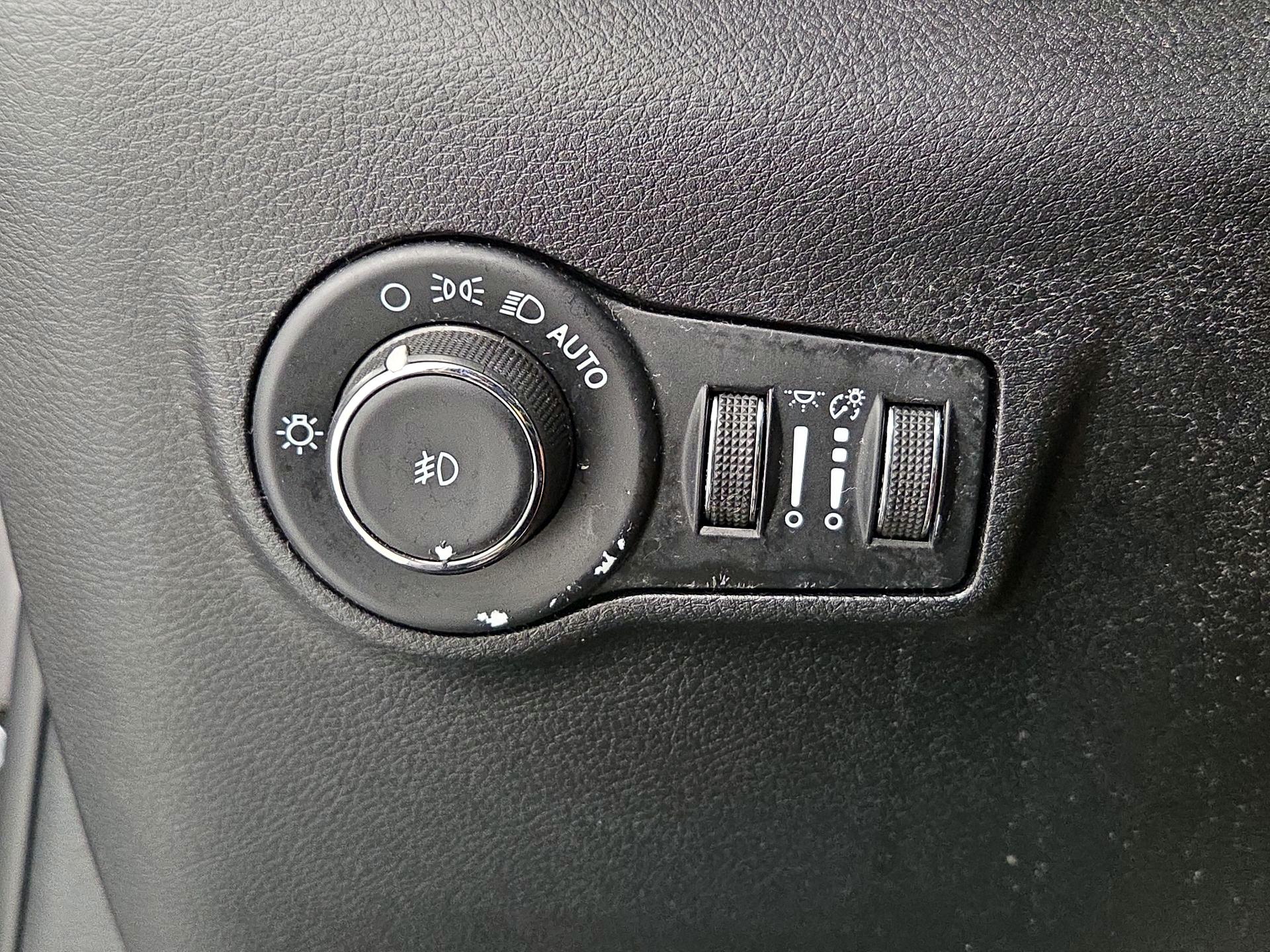 Thumbnail: 2022 Jeep Compass - 13