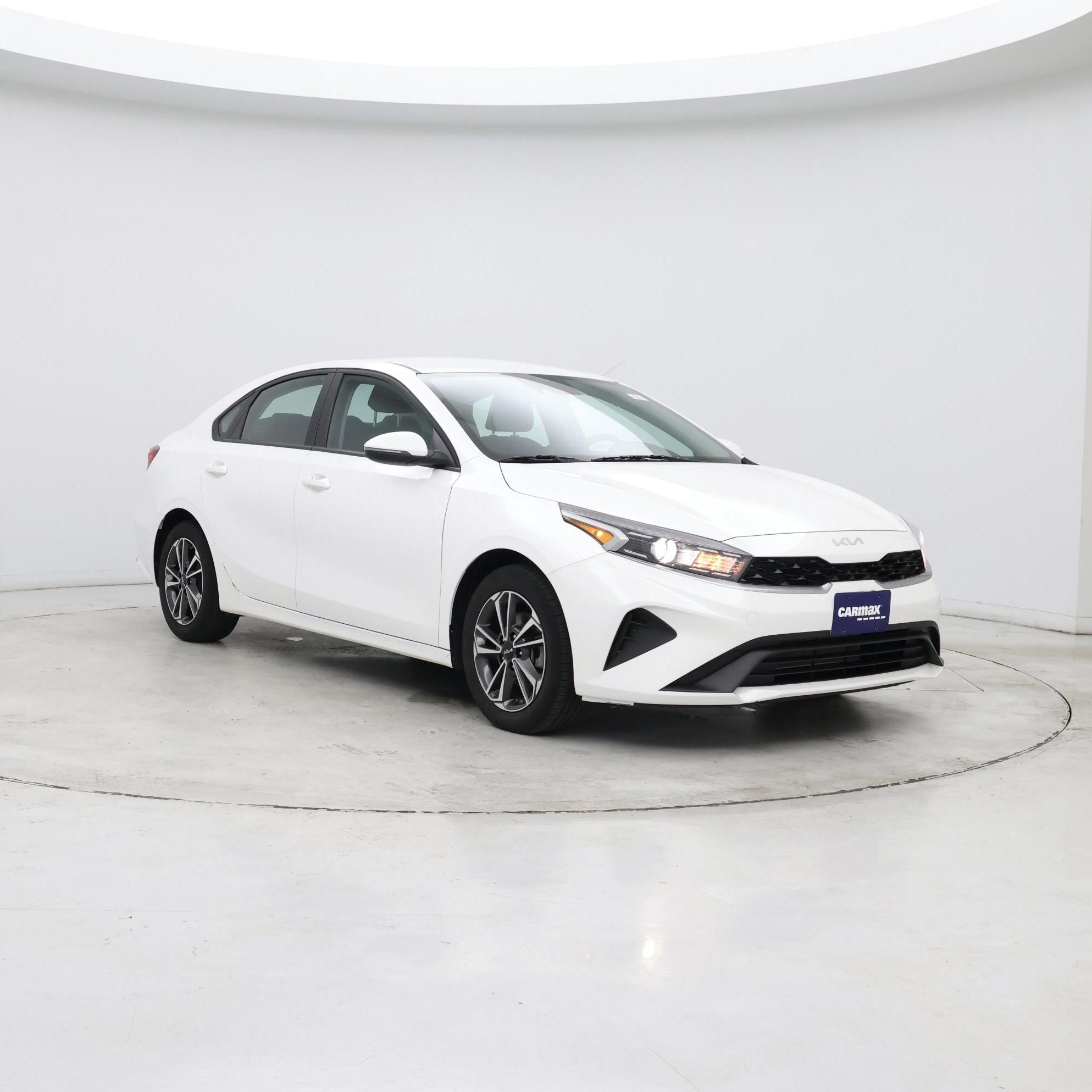 White 2023 Kia Forte LXS FWD Sedan Front-Wheel Drive Automatic