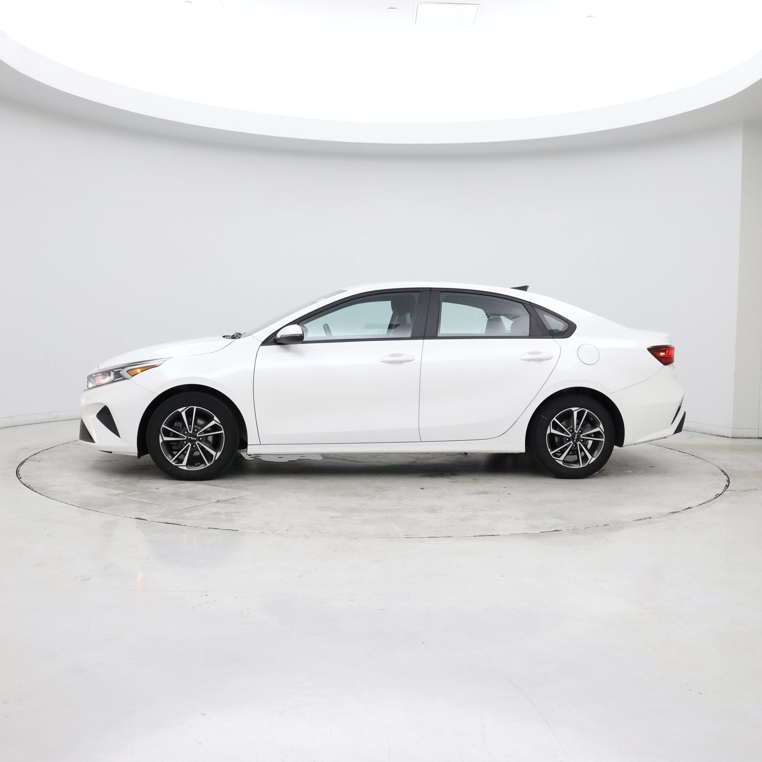 Thumbnail: 2023 Kia Forte - 2