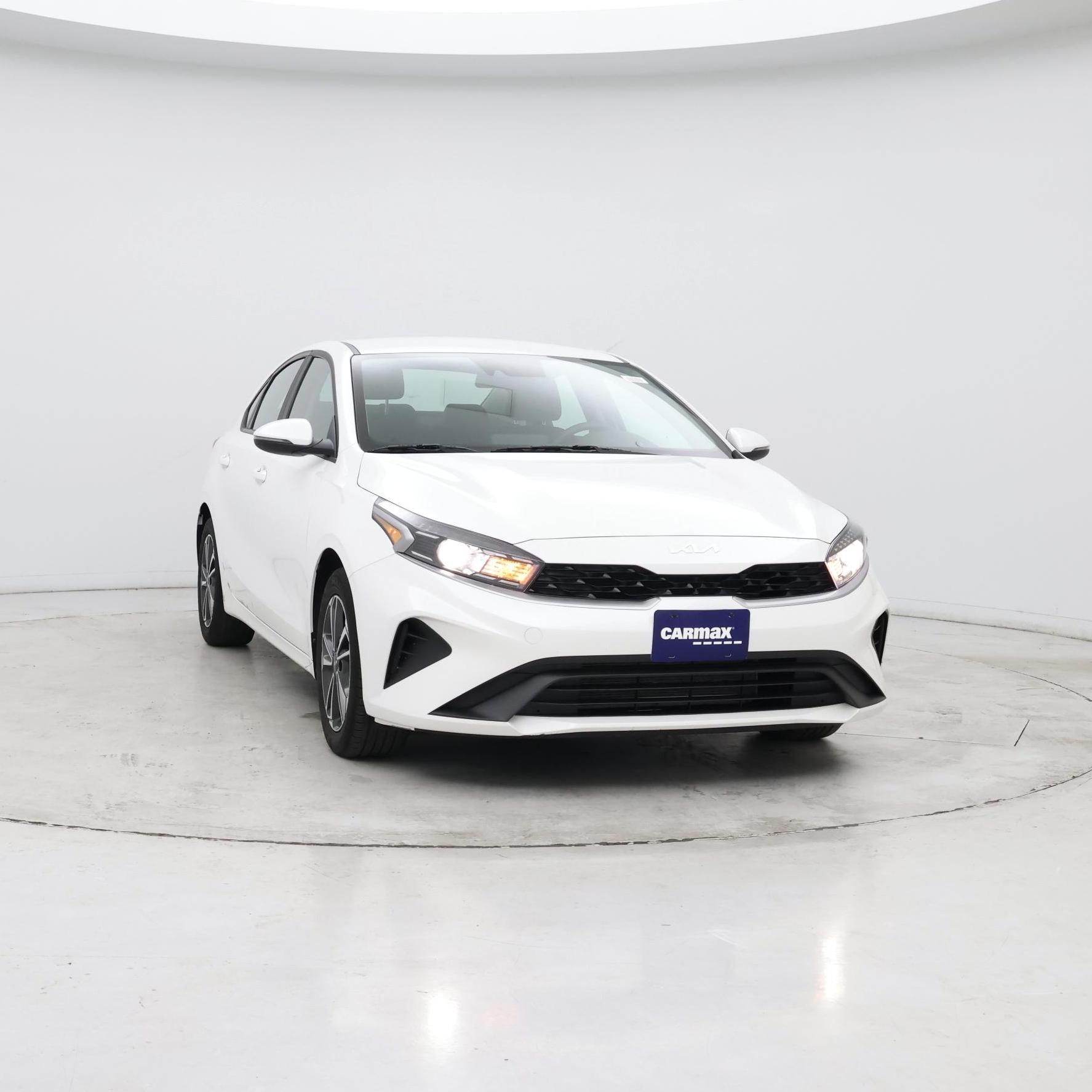 Thumbnail: 2023 Kia Forte - 5