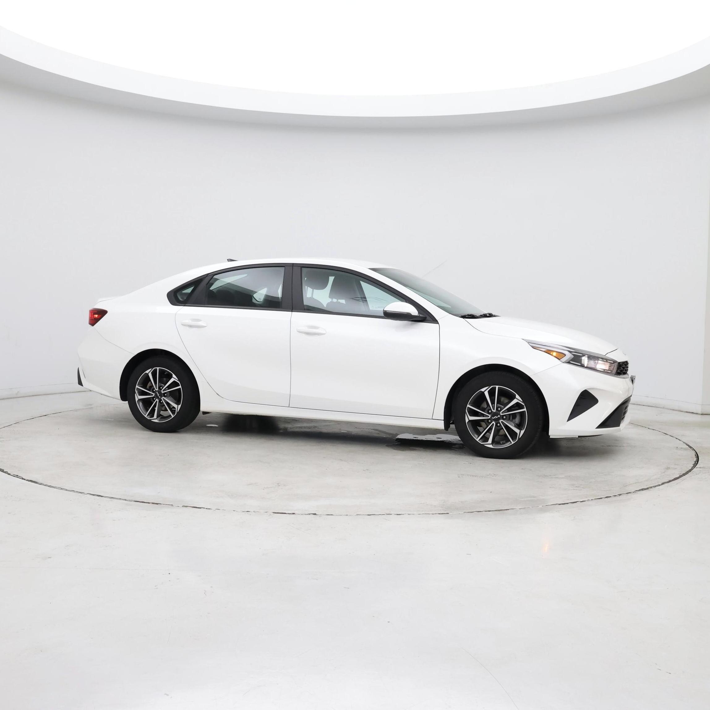 Thumbnail: 2023 Kia Forte - 7