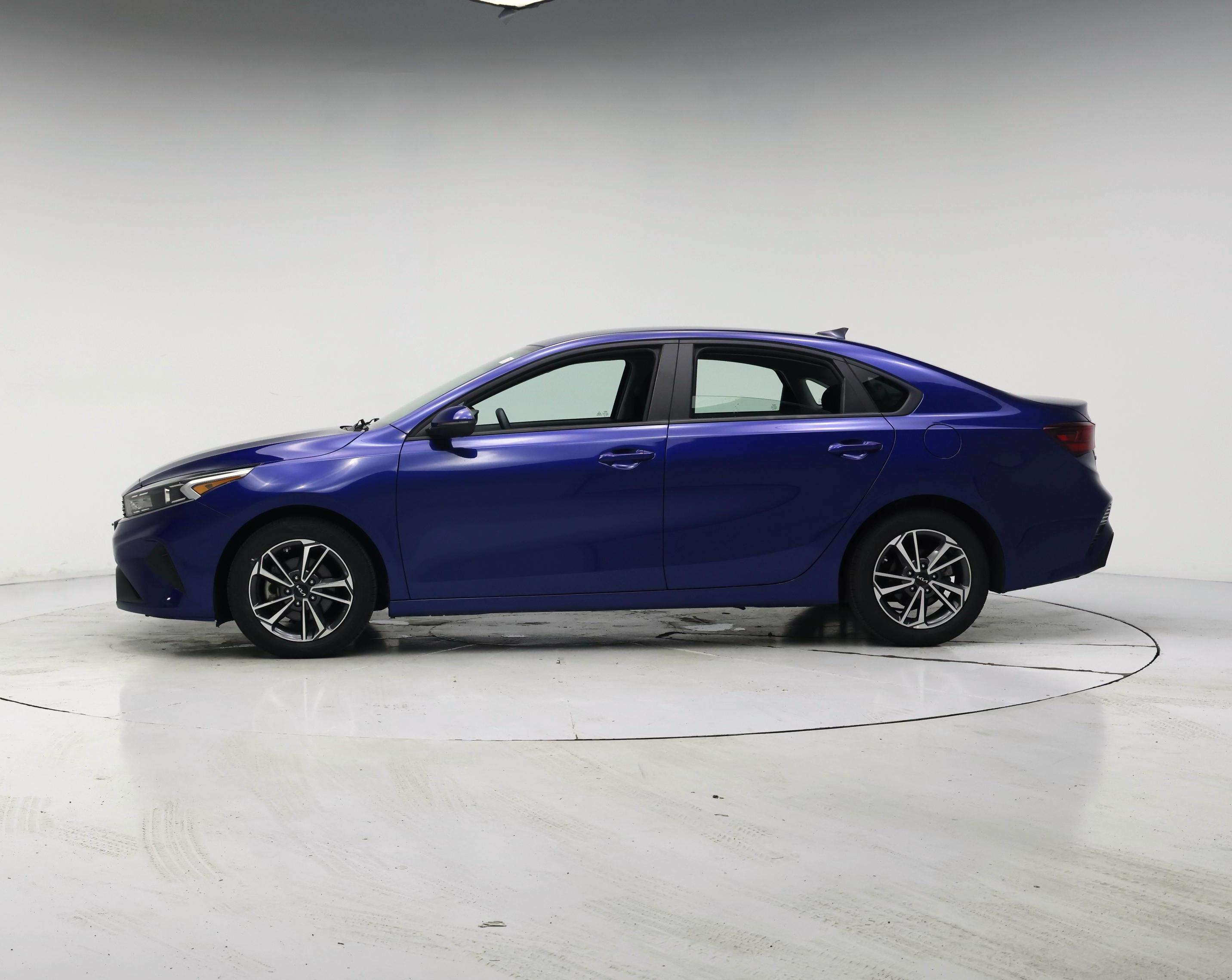 Thumbnail: 2022 Kia Forte - 3