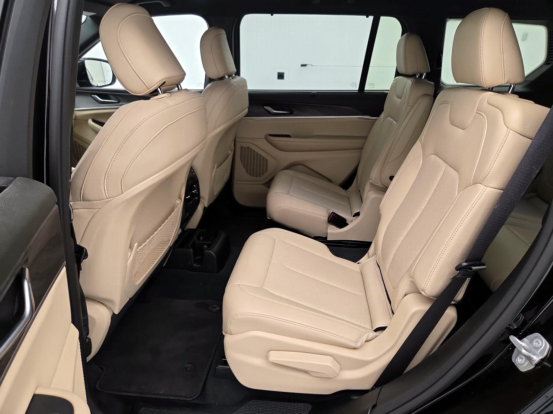 Thumbnail: 2023 Jeep Grand Cherokee L - 20