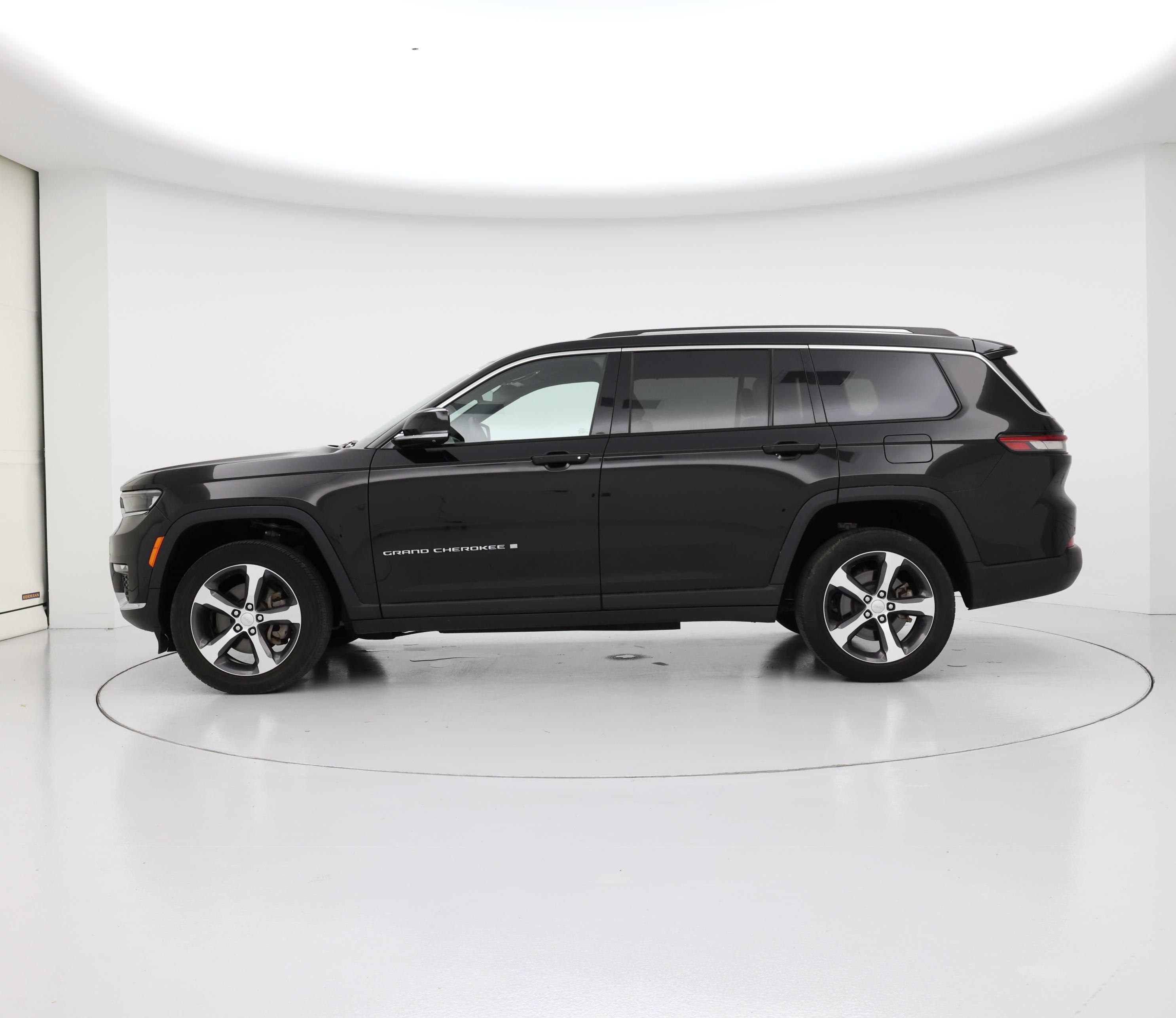 Thumbnail: 2023 Jeep Grand Cherokee L - 3