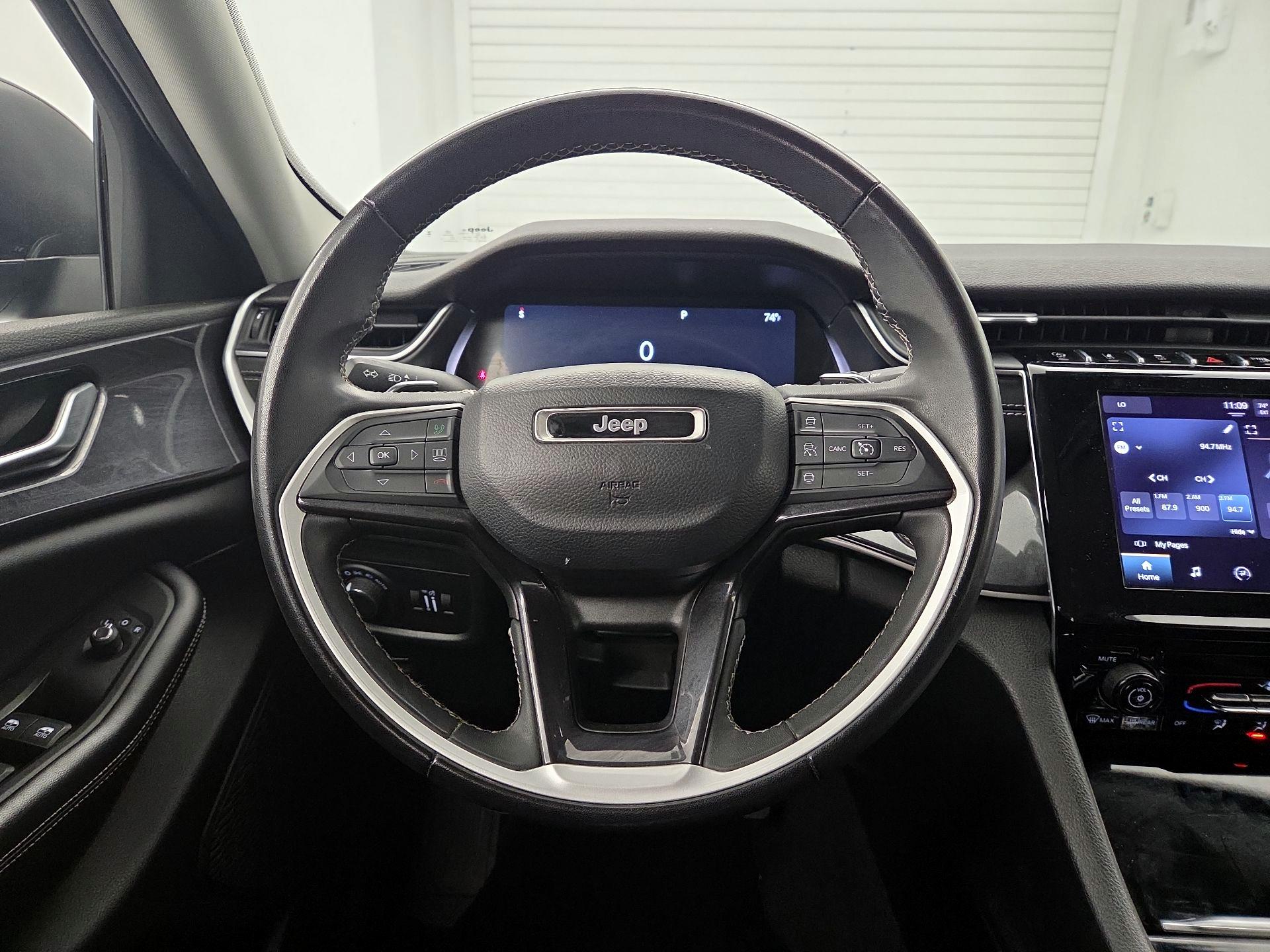 Thumbnail: 2023 Jeep Grand Cherokee - 10
