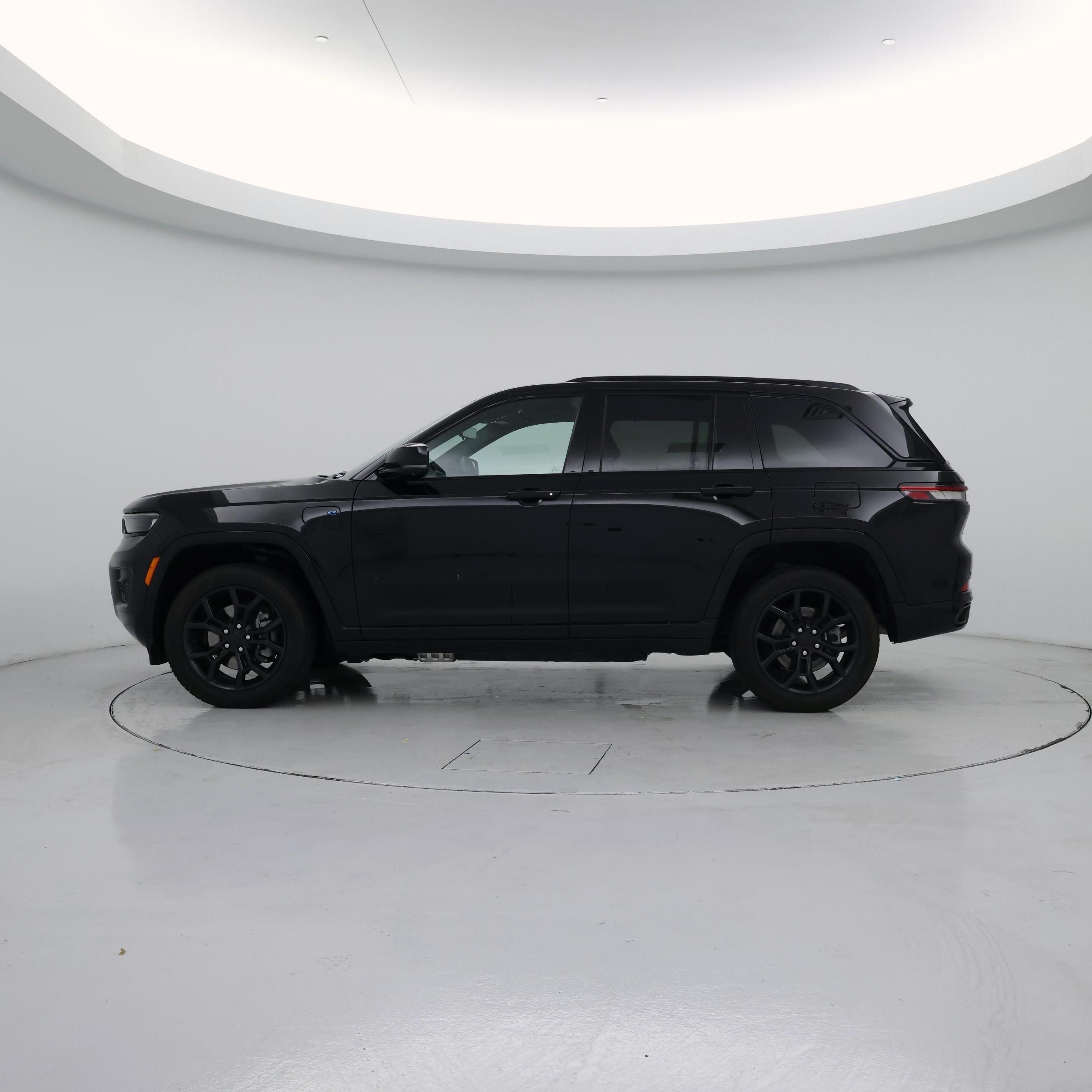 Thumbnail: 2024 Jeep Grand Cherokee - 3