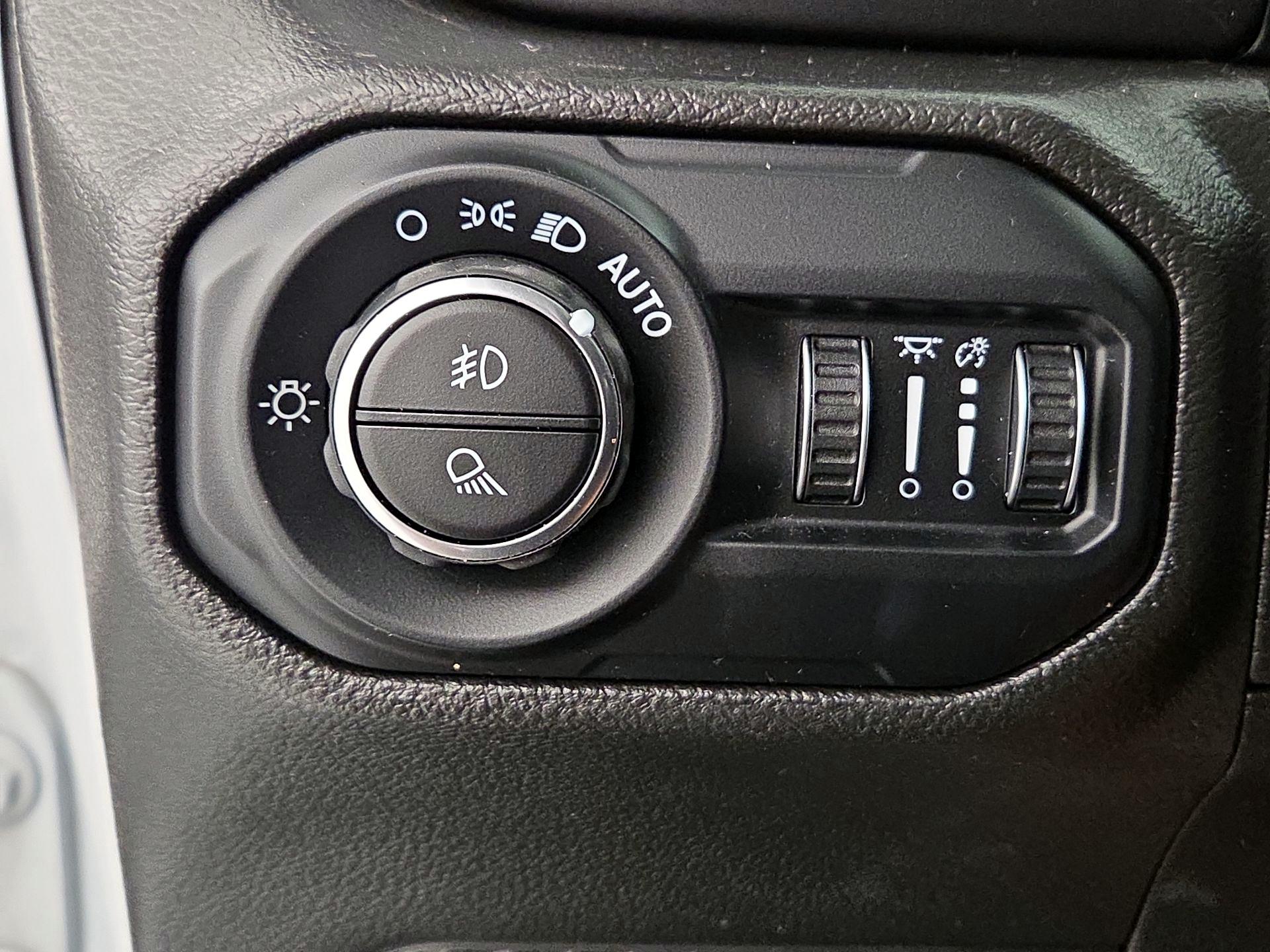 Thumbnail: 2022 Jeep Gladiator - 13