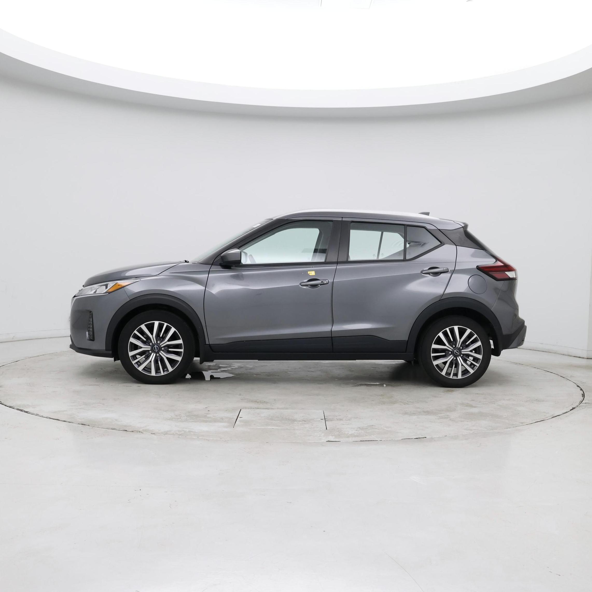 Thumbnail: 2023 Nissan Kicks - 2