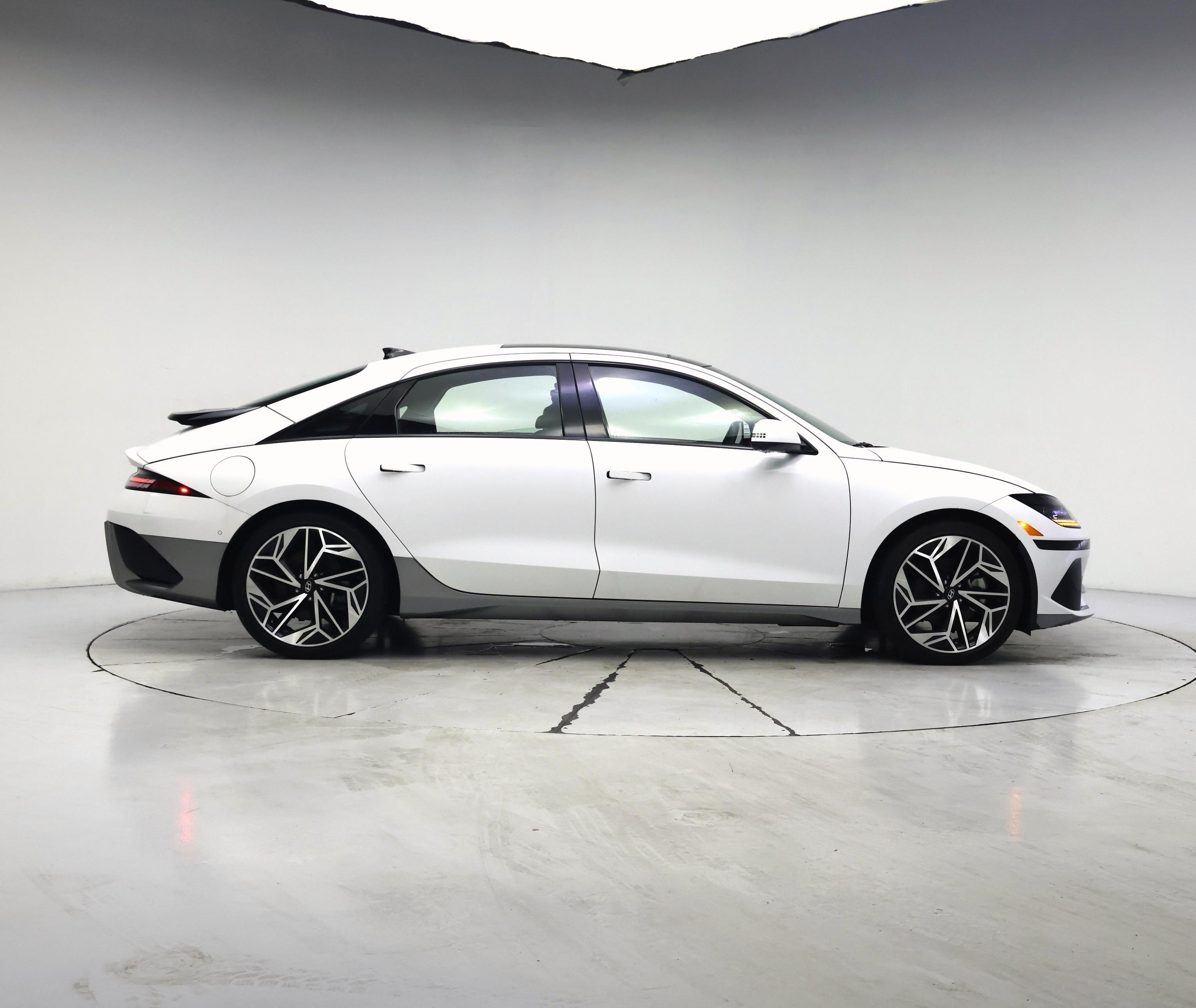 Thumbnail: 2023 Hyundai Ioniq 6 - 7
