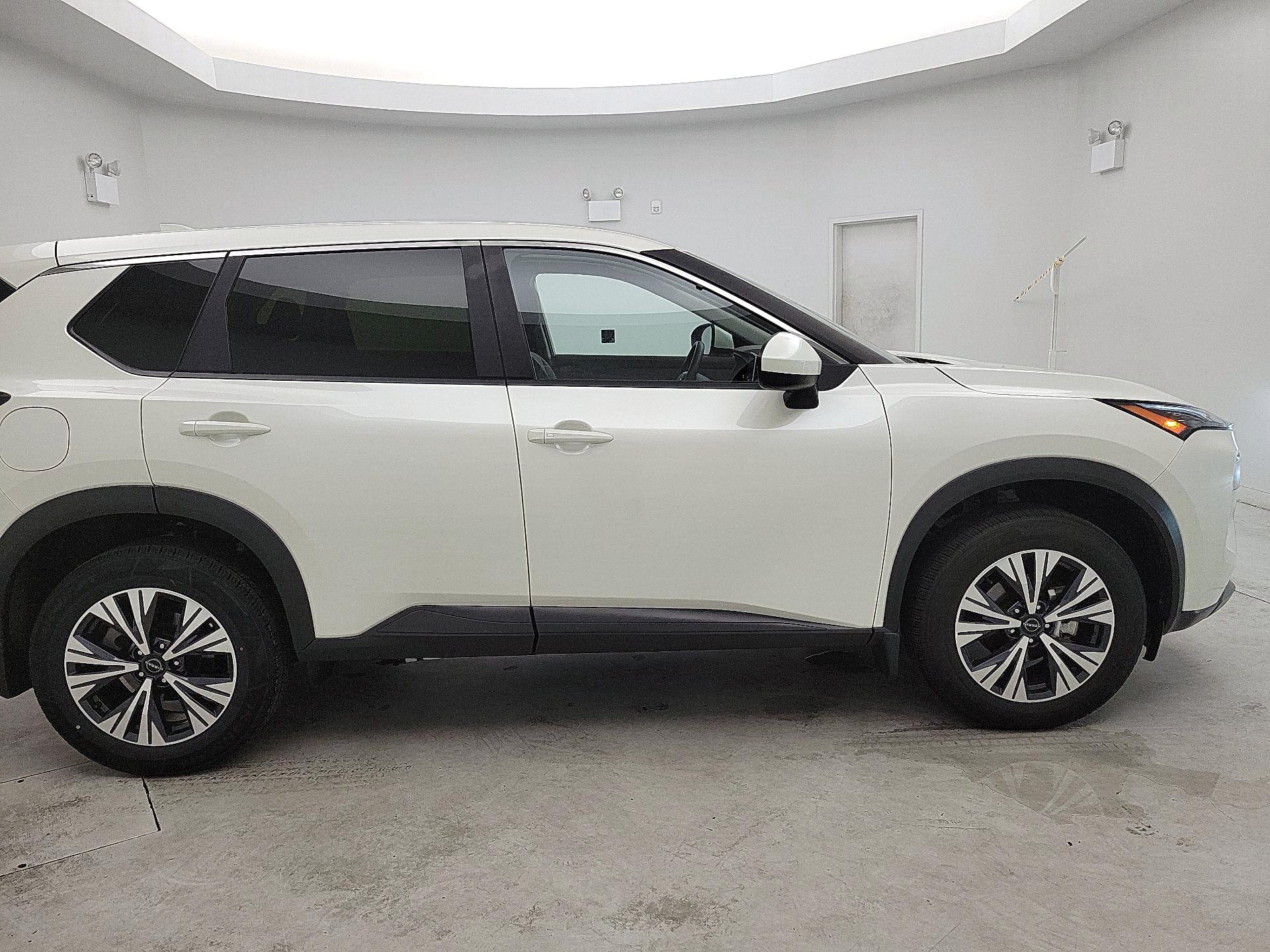 Thumbnail: 2023 Nissan Rogue - 4