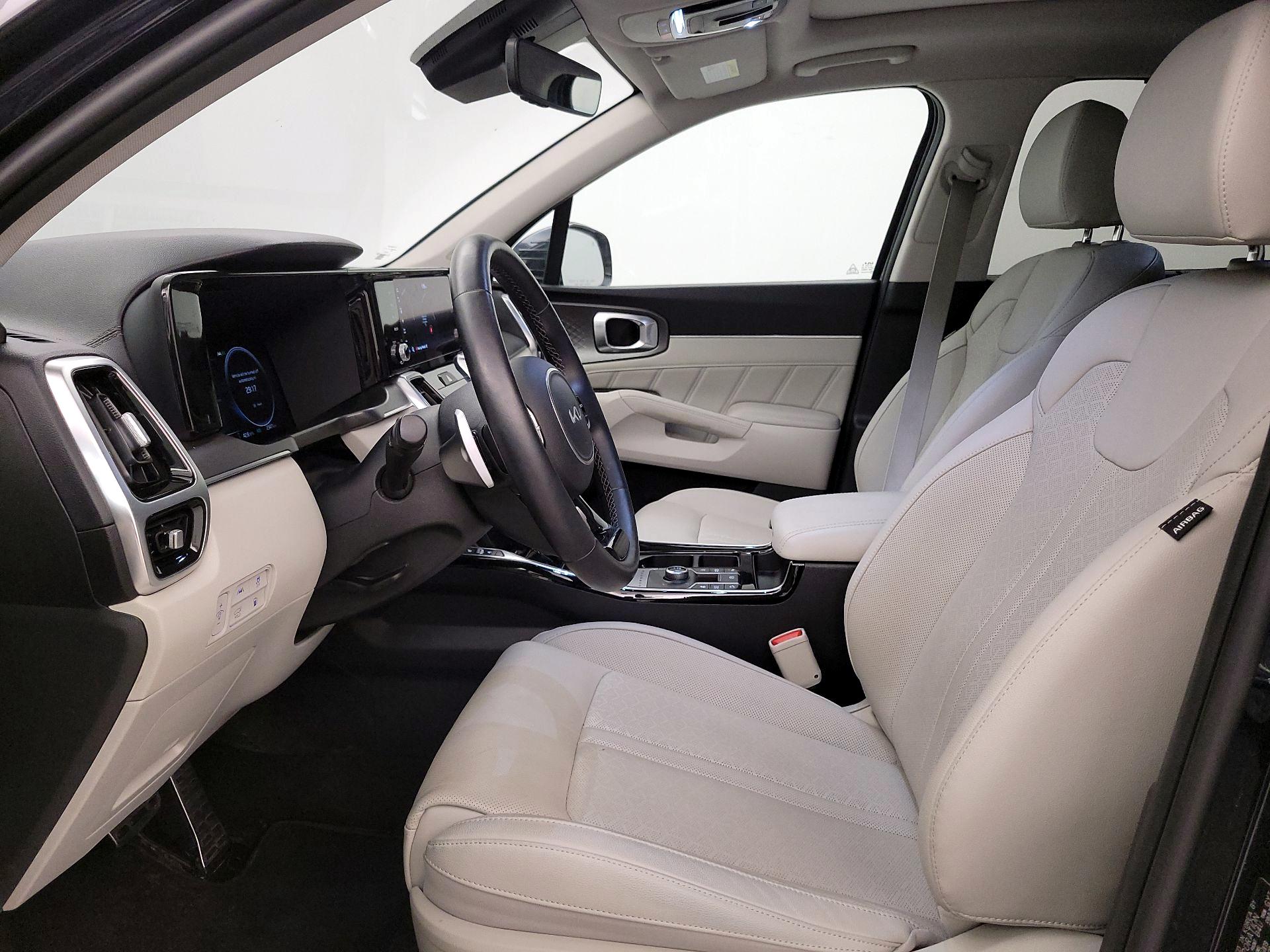 Thumbnail: 2023 Kia Sorento - 9