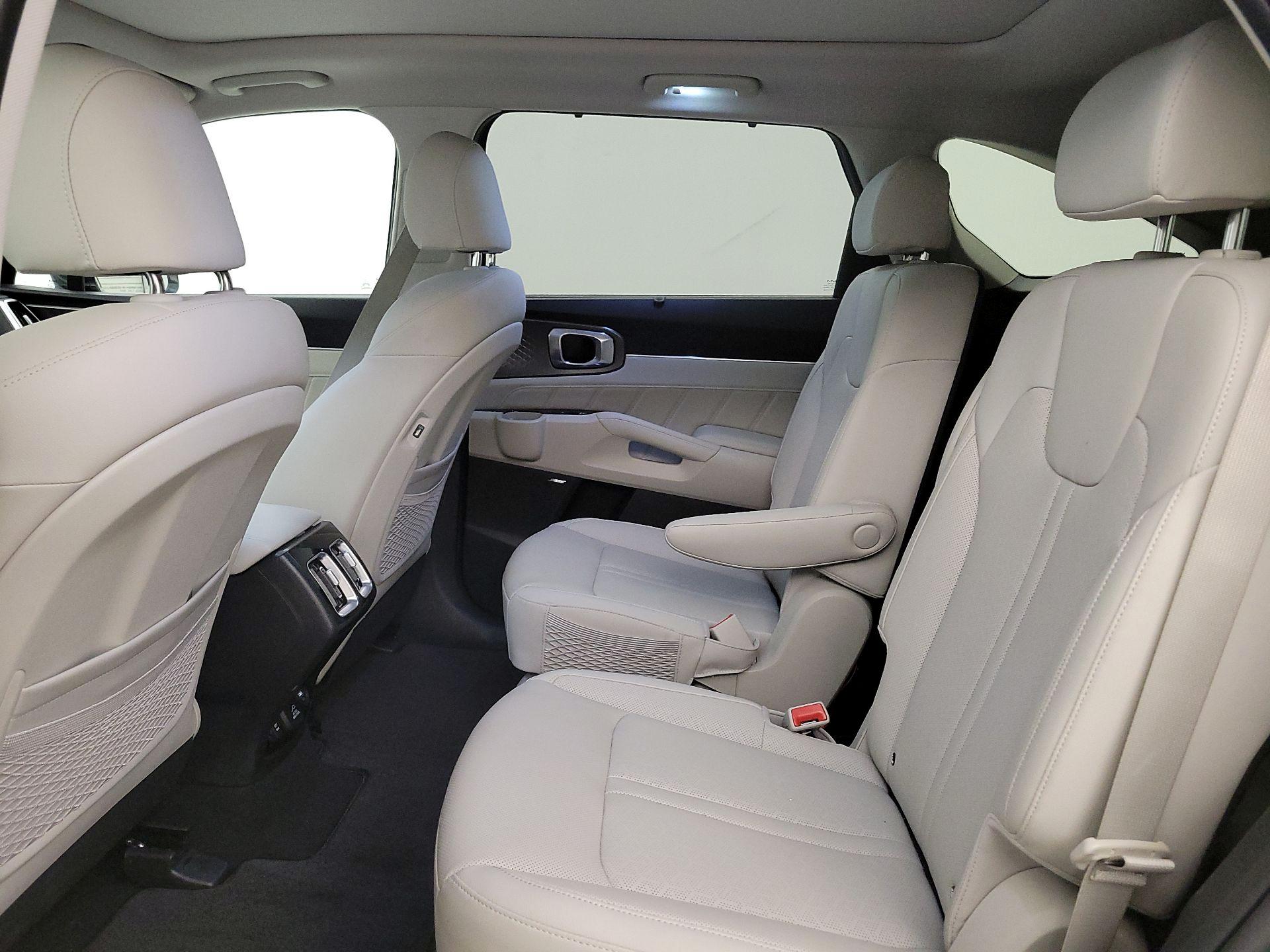Thumbnail: 2023 Kia Sorento - 19