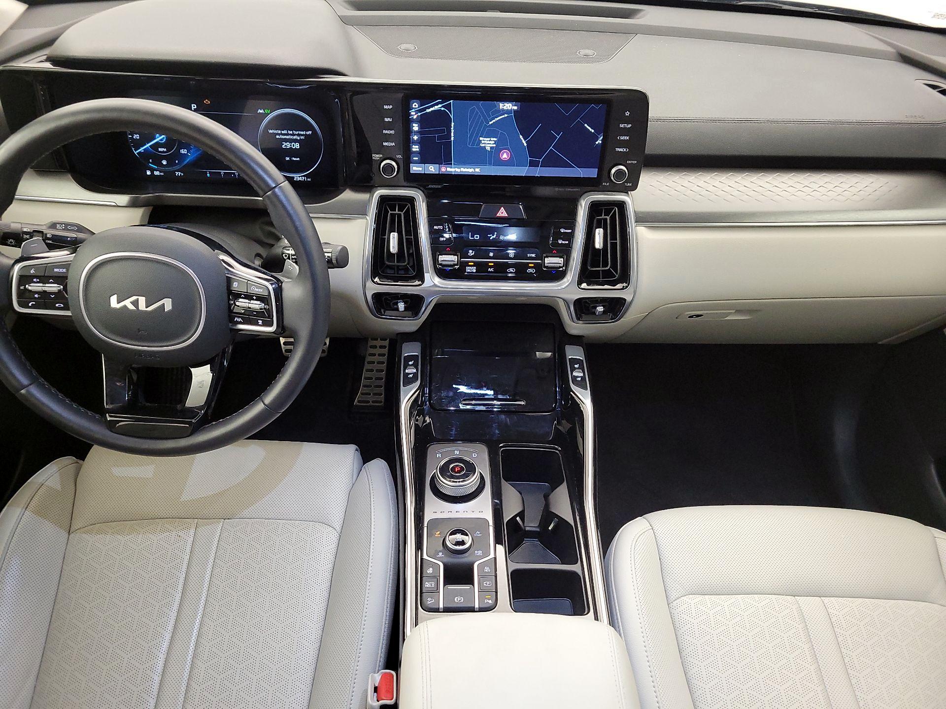 Thumbnail: 2023 Kia Sorento - 8