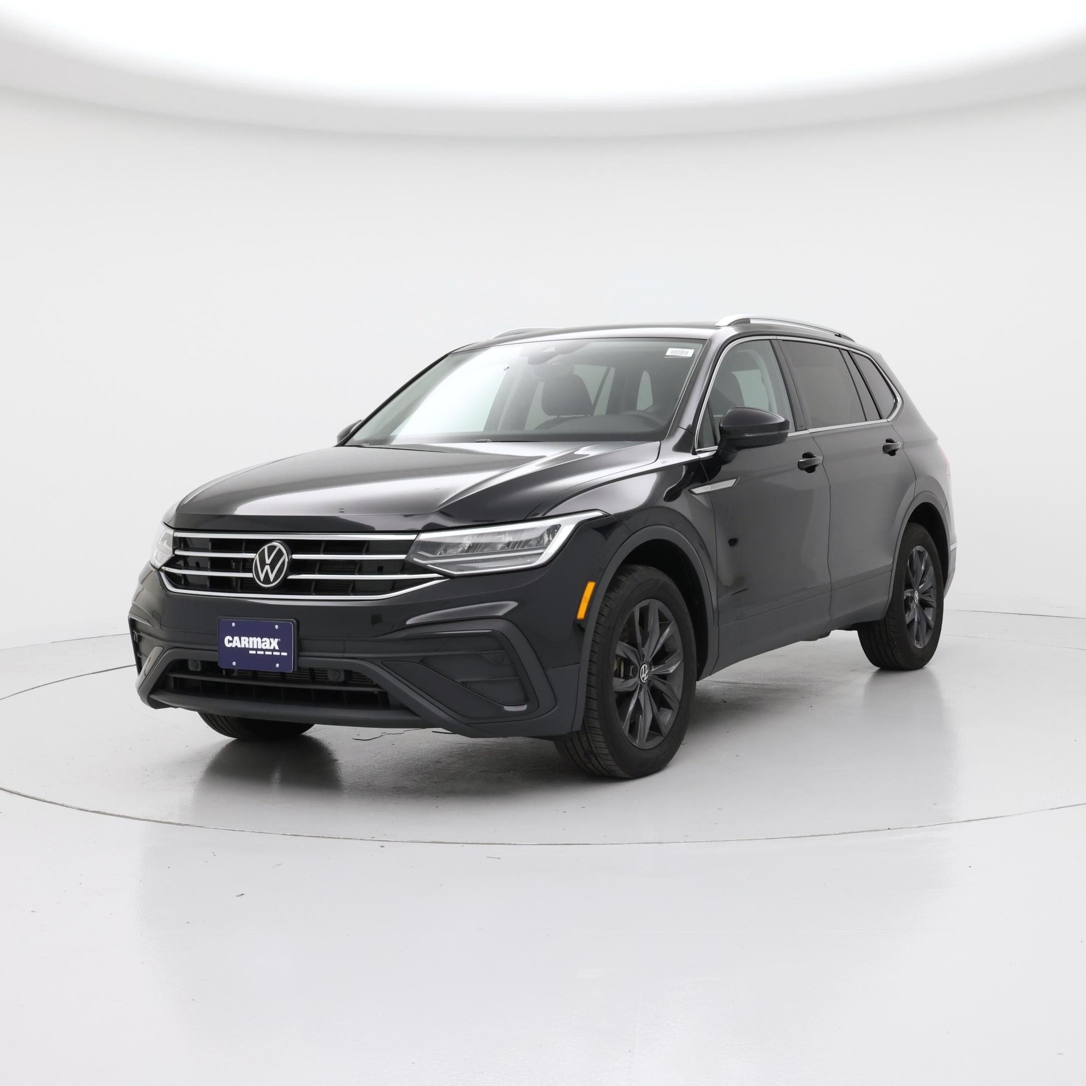 Thumbnail: 2023 Volkswagen Tiguan - 4