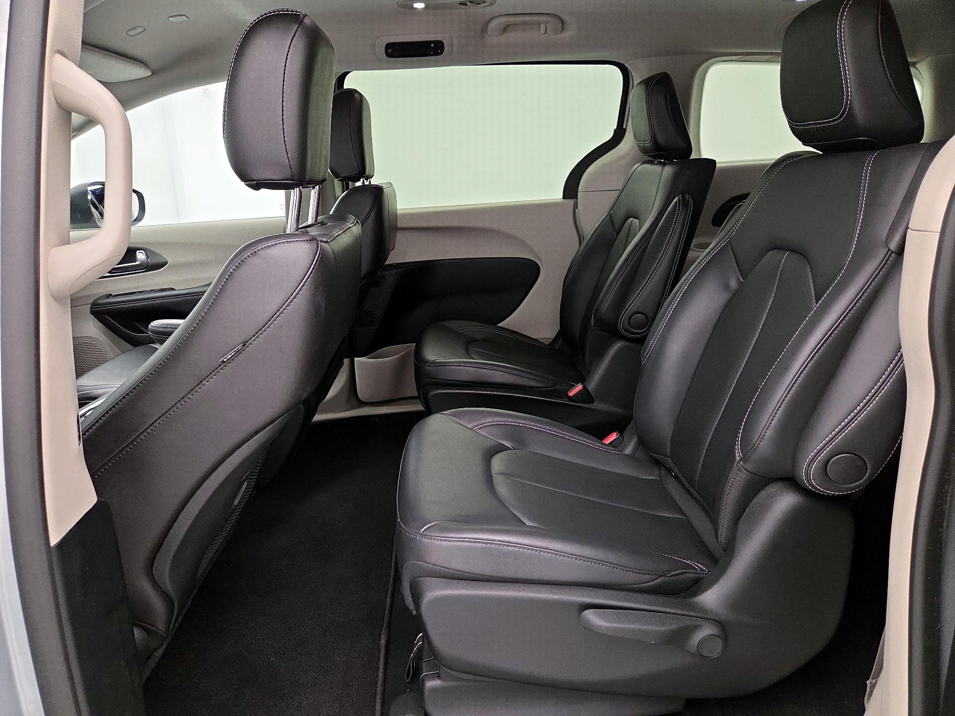 Thumbnail: 2023 Chrysler Pacifica - 19