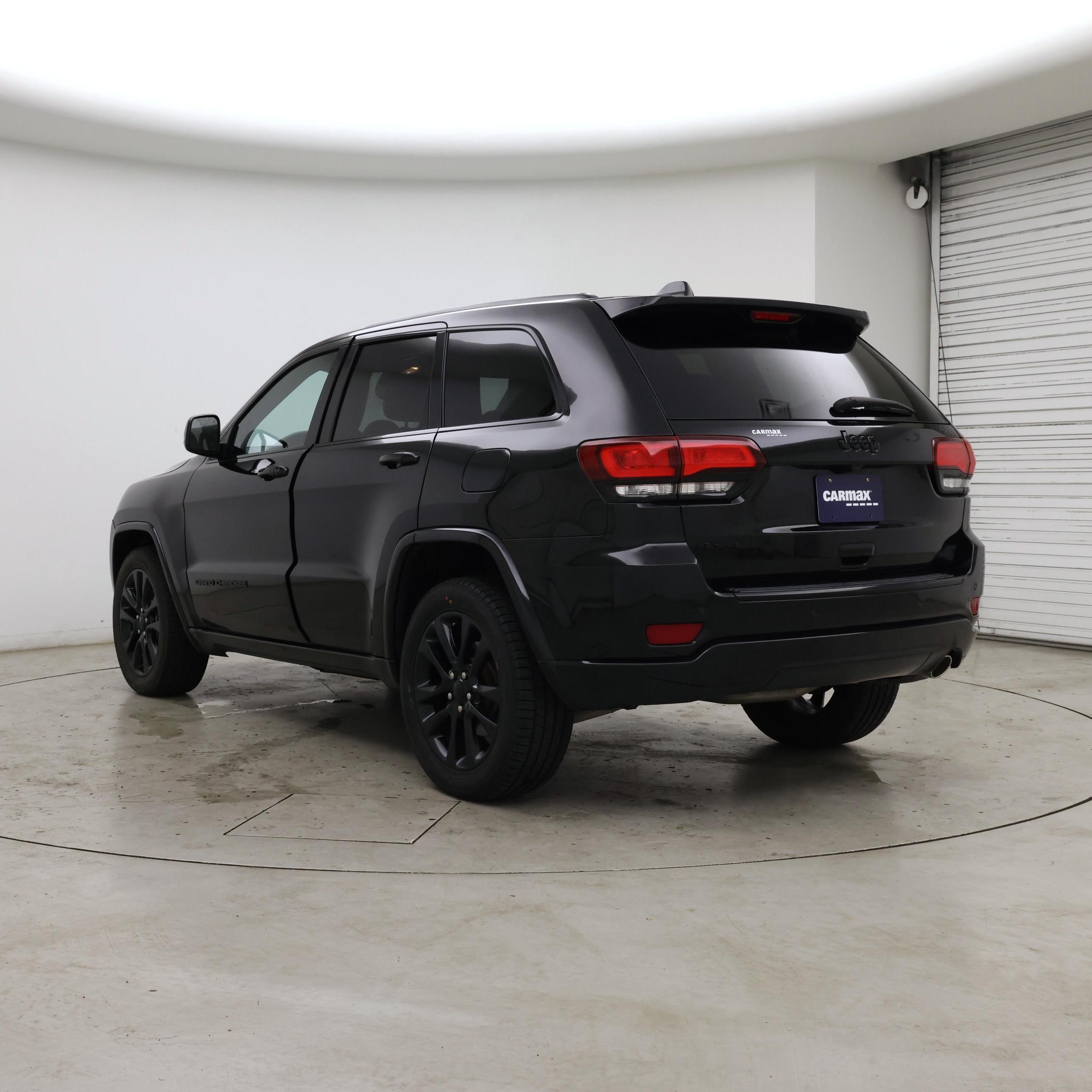 Thumbnail: 2017 Jeep Grand Cherokee - 2