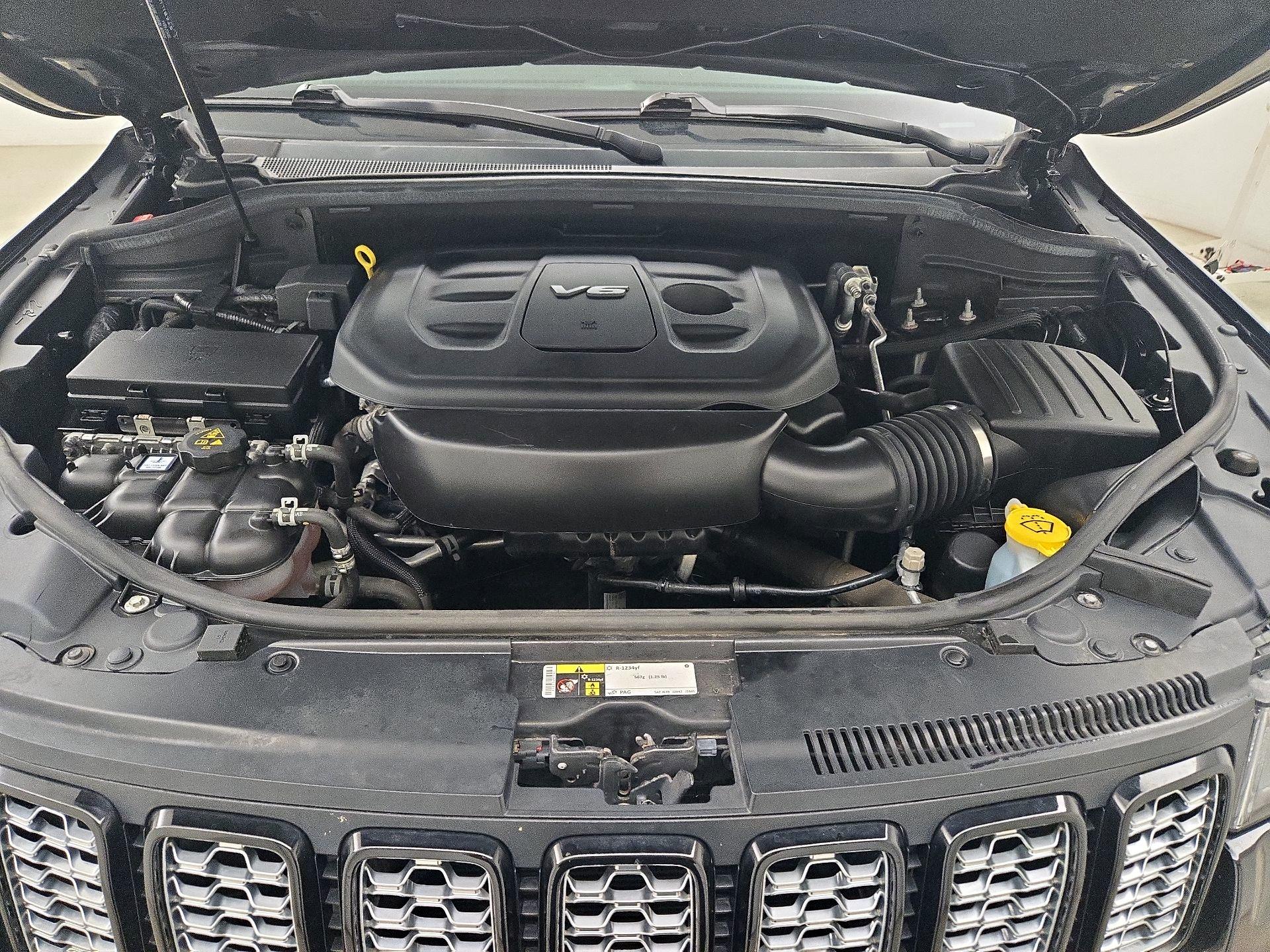 Thumbnail: 2017 Jeep Grand Cherokee - 20