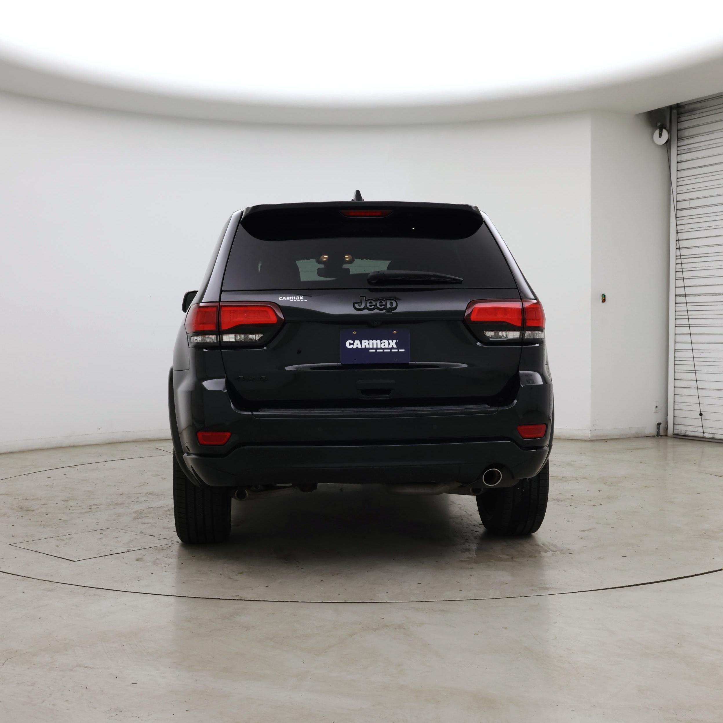 Thumbnail: 2017 Jeep Grand Cherokee - 6