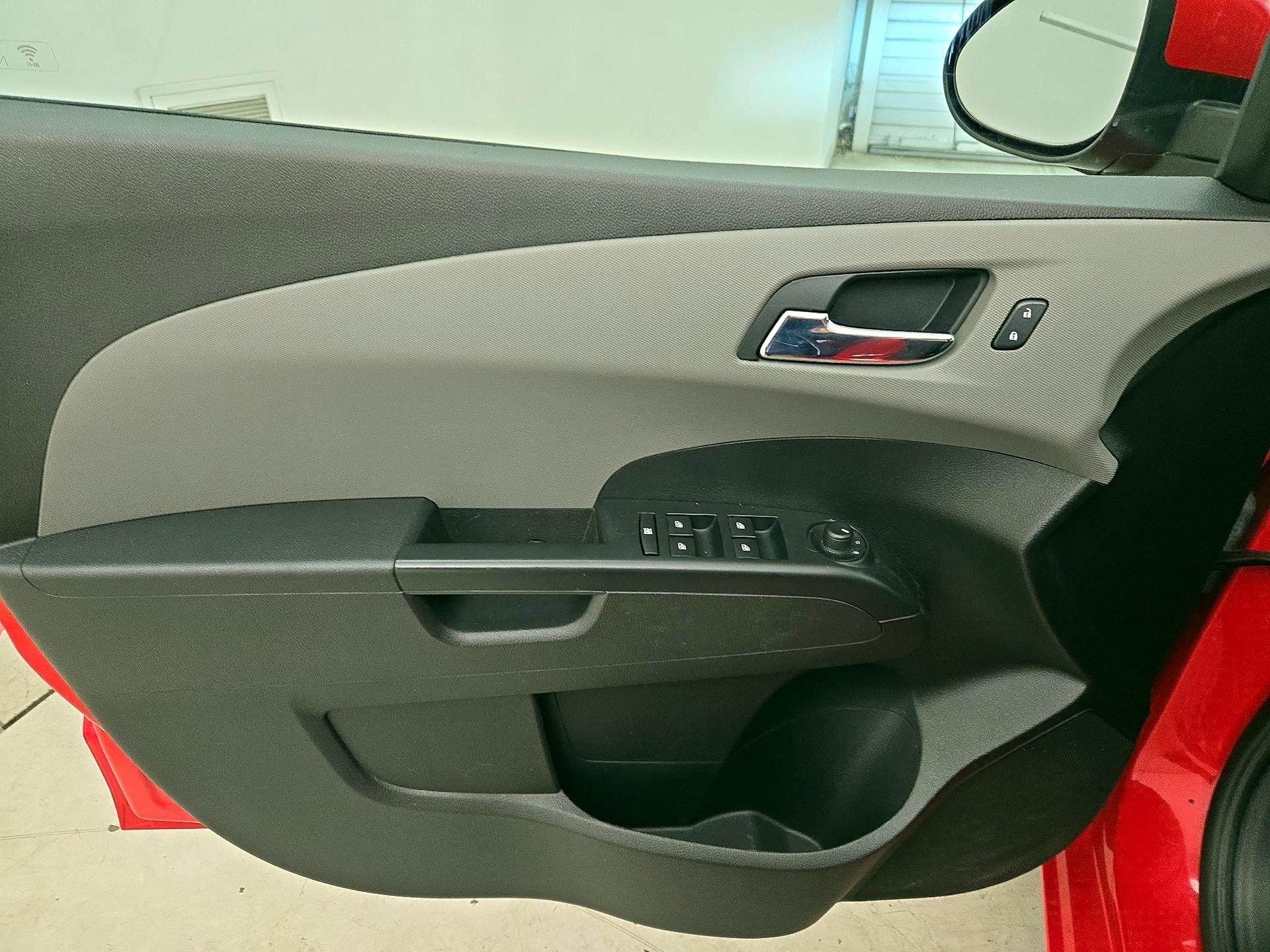 Thumbnail: 2016 Chevrolet Sonic - 12