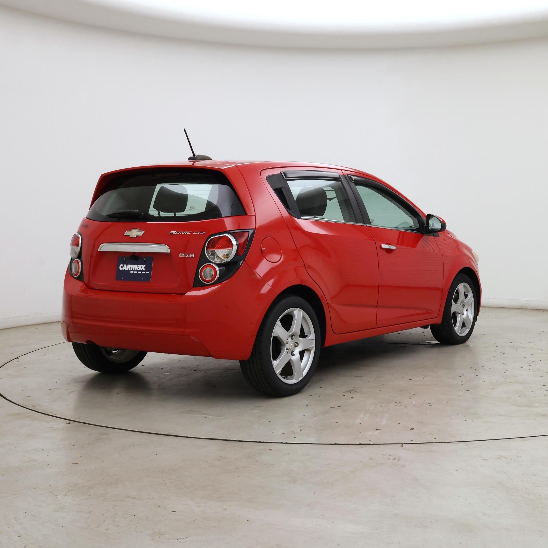 Thumbnail: 2016 Chevrolet Sonic - 8