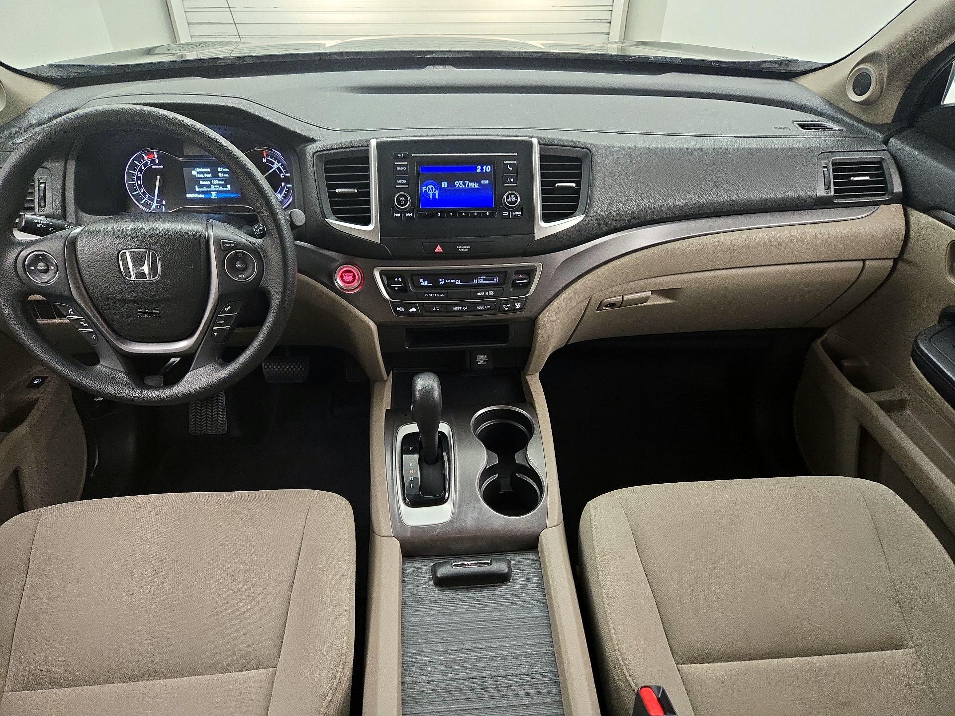 Thumbnail: 2017 Honda Pilot - 9