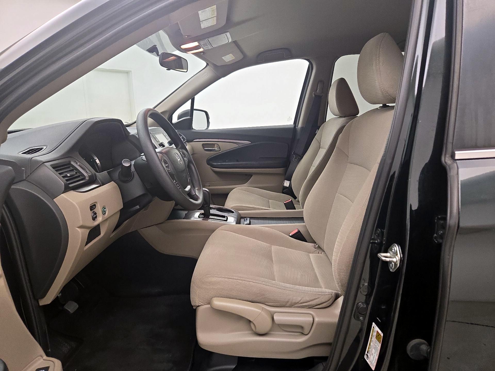 Thumbnail: 2017 Honda Pilot - 11