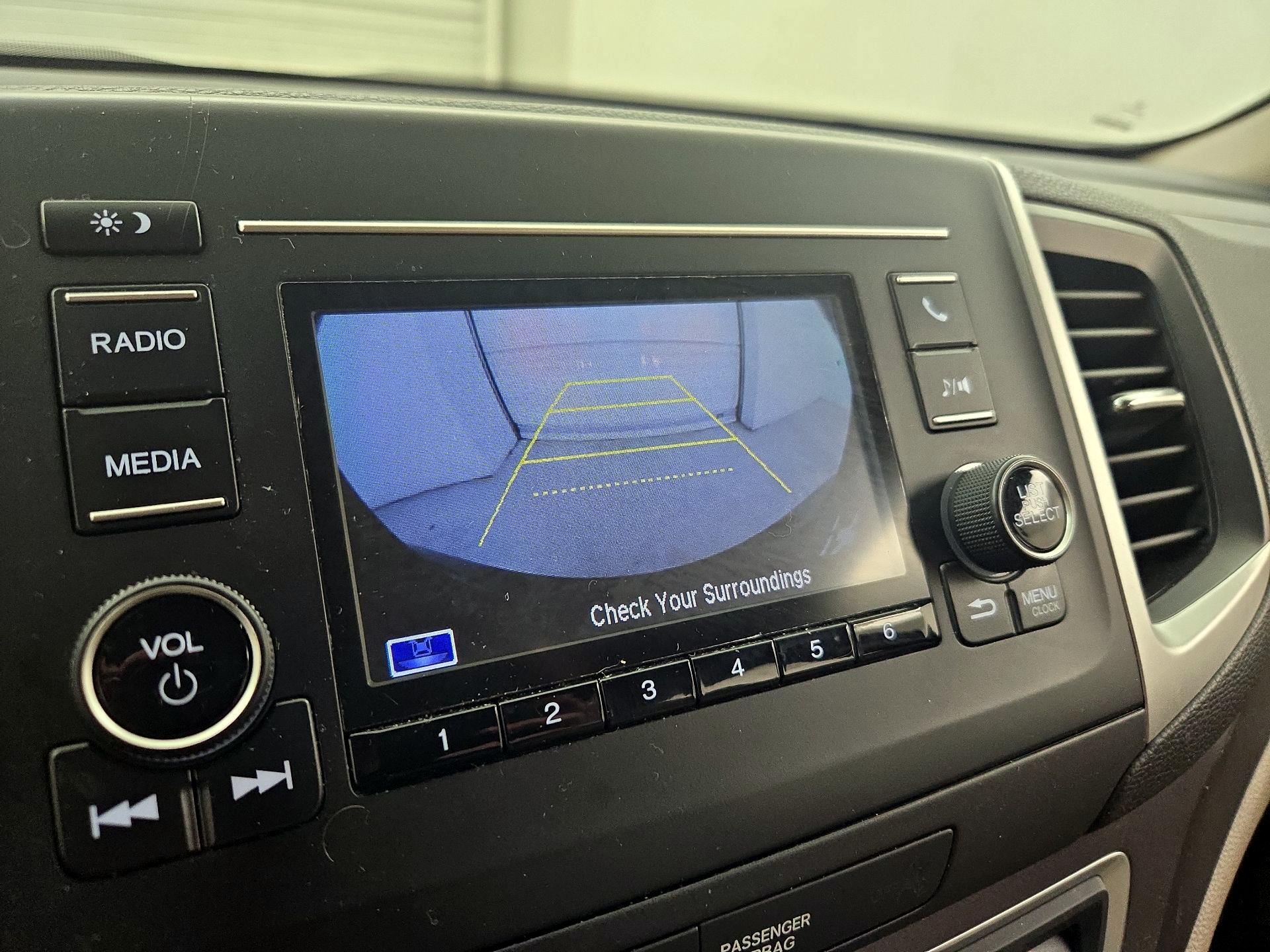Thumbnail: 2017 Honda Pilot - 13