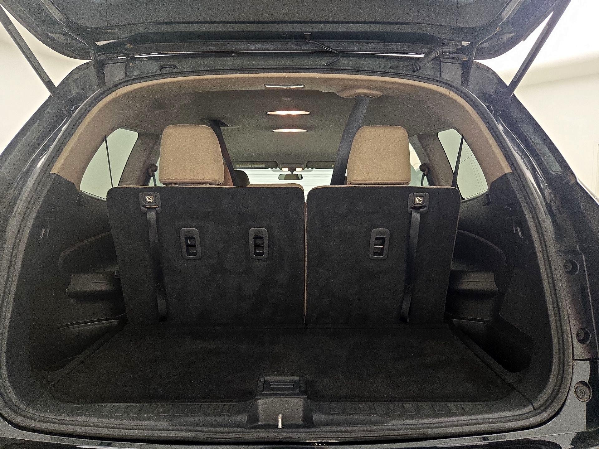 Thumbnail: 2017 Honda Pilot - 17