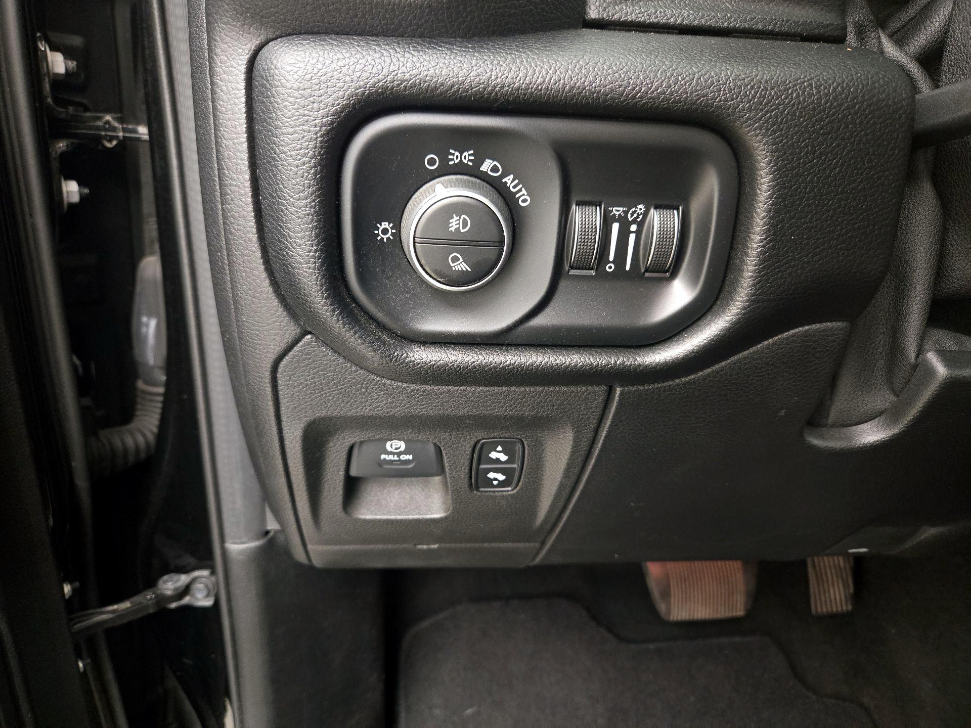 Thumbnail: 2019 RAM 1500 - 13