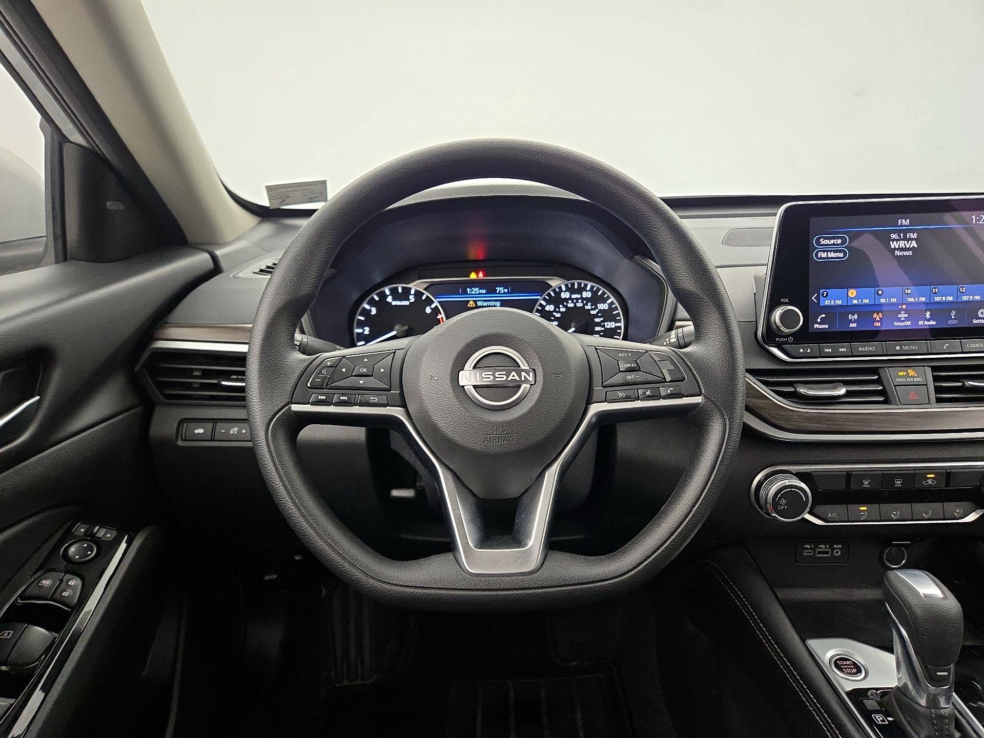 Thumbnail: 2023 Nissan Altima - 10