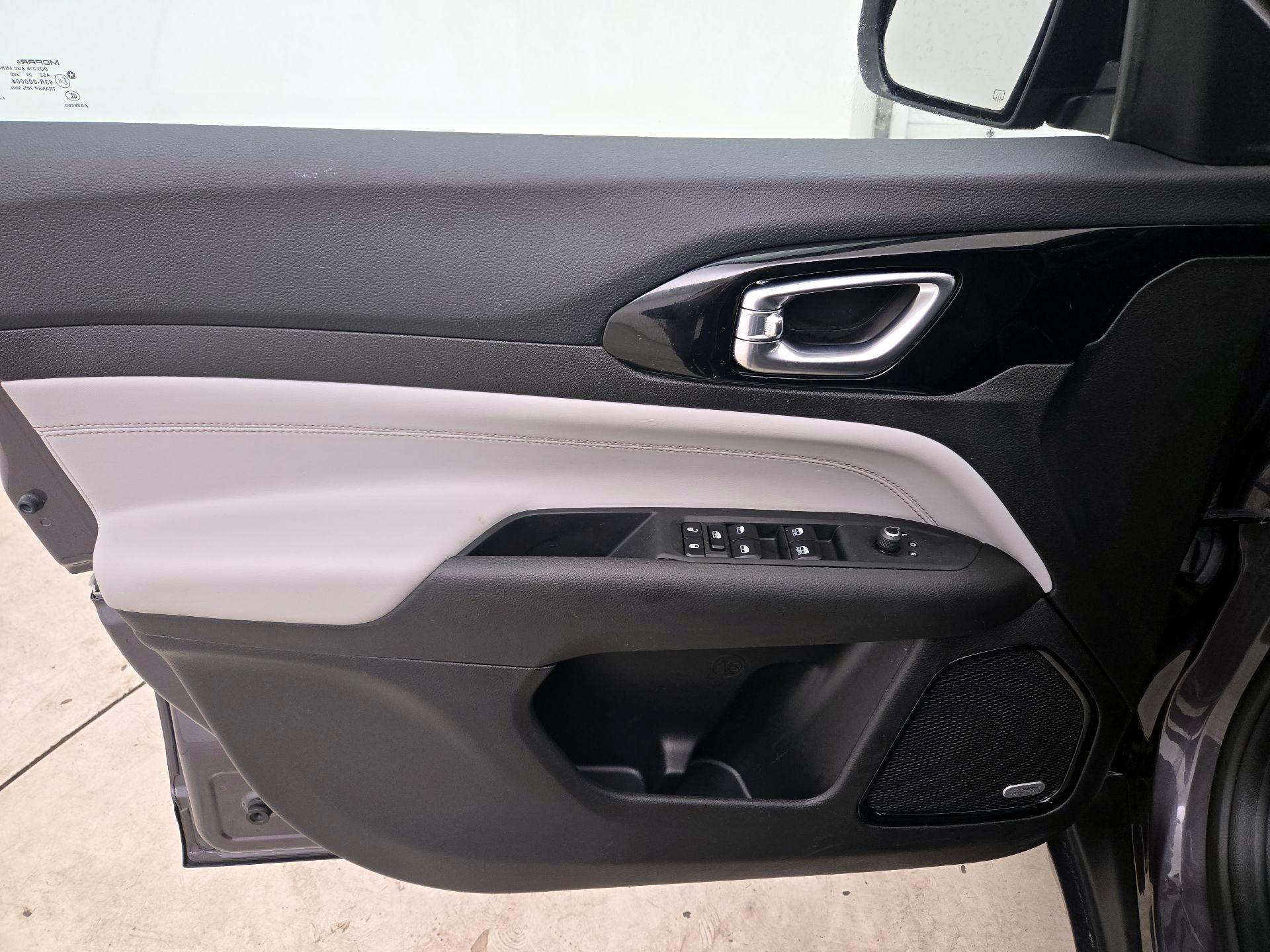 Thumbnail: 2024 Jeep Compass - 12